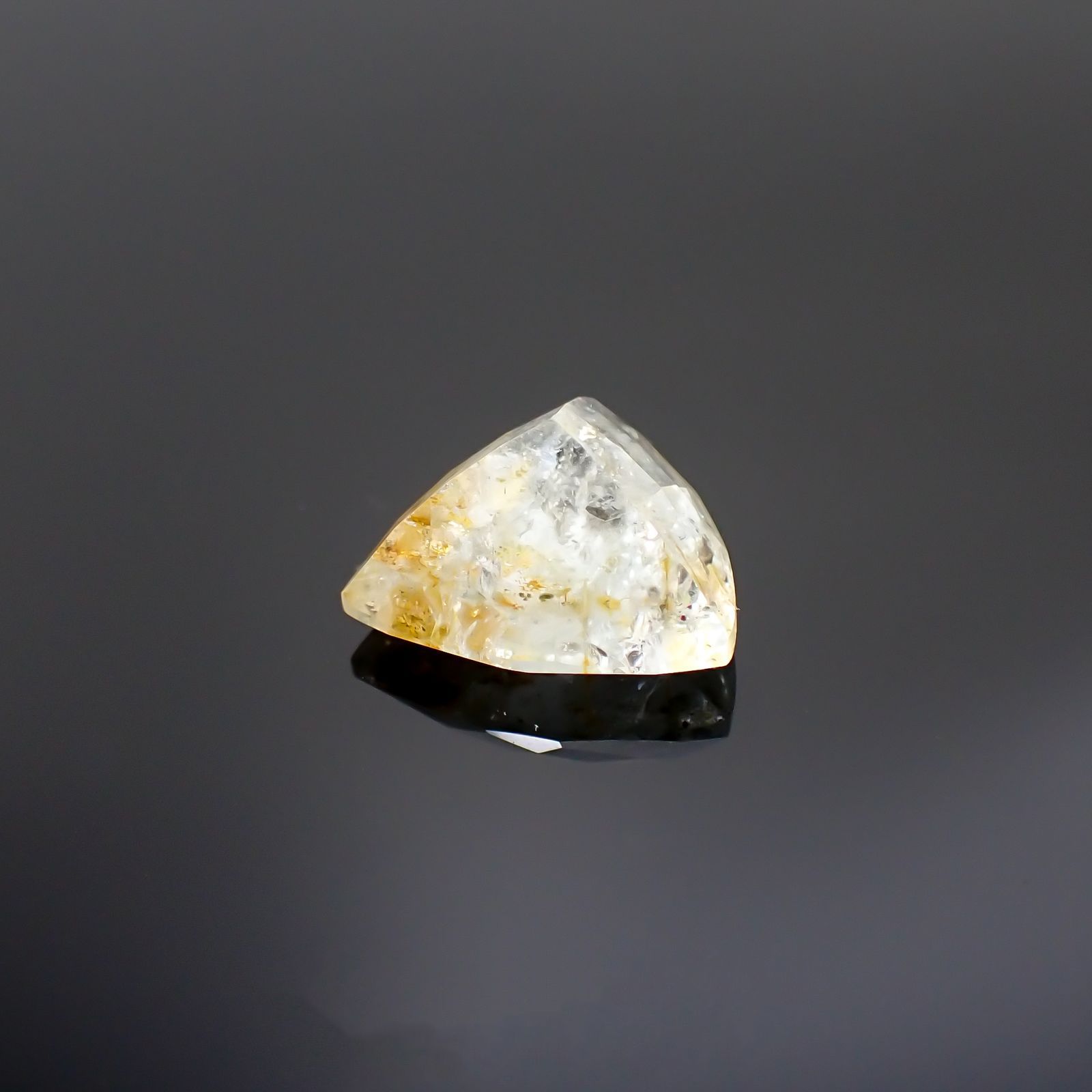 オーロラアクアマリン ブラジル産 4.78ct [220114399]11.8x12.2mm前後