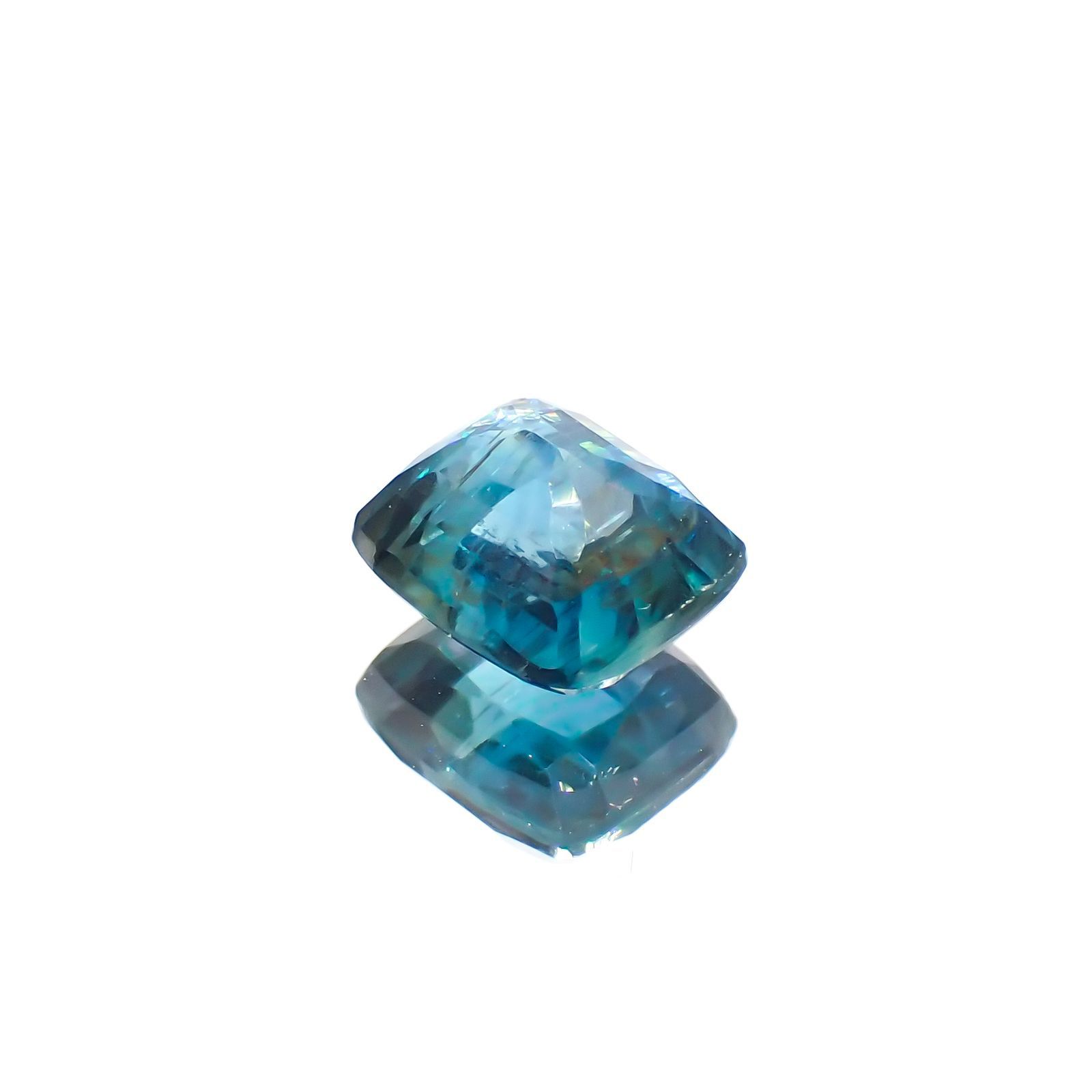 オーシャンブルーカイヤナイト(宝石名カイヤナイト)ネパール産 1.64ct 識別済[220115384]6.5x5.7mm前後
