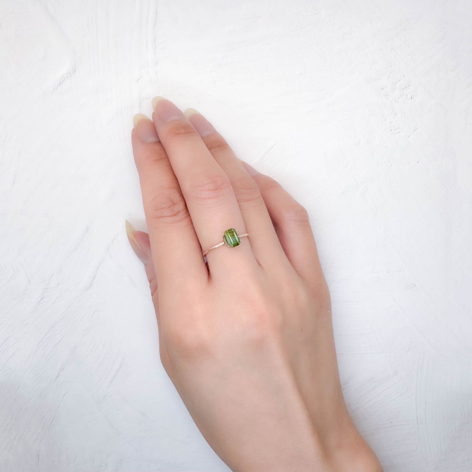 バイカラートルマリン アフガニスタン産 0.75ct [250730926]6.4x4.1mm前後