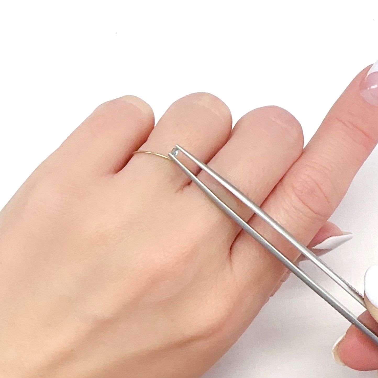 パライバトルマリン(宝石名トルマリン/別名パライバ・トルマリン)ブラジル・パライバ州バターリャ鉱山産 0.028ct 識別済[240125581]2.1x2mm前後