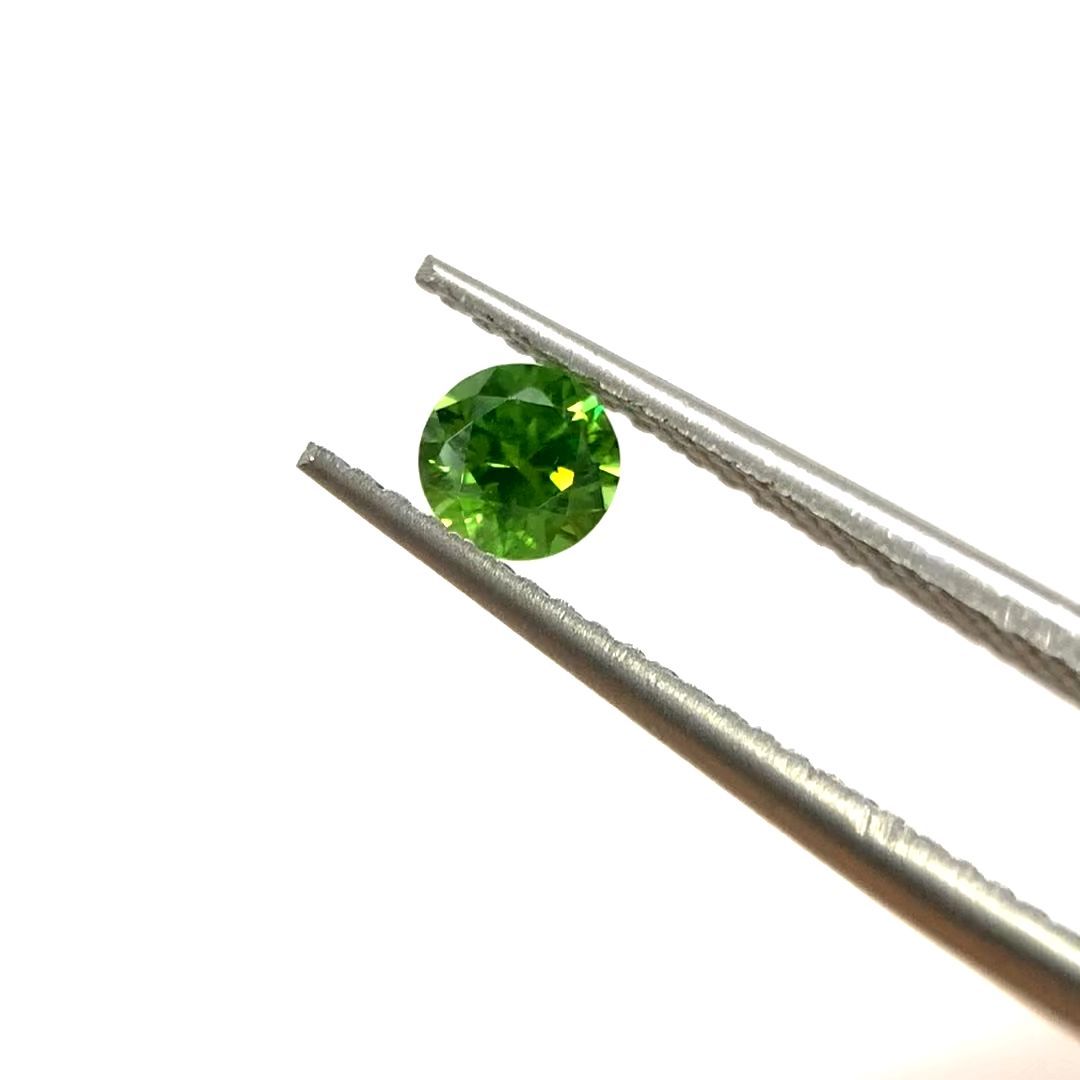 天然石　デマントイドガーネット 天然デマントイドガーネット 0.44ct 【ビビットグリーン】 ロシア