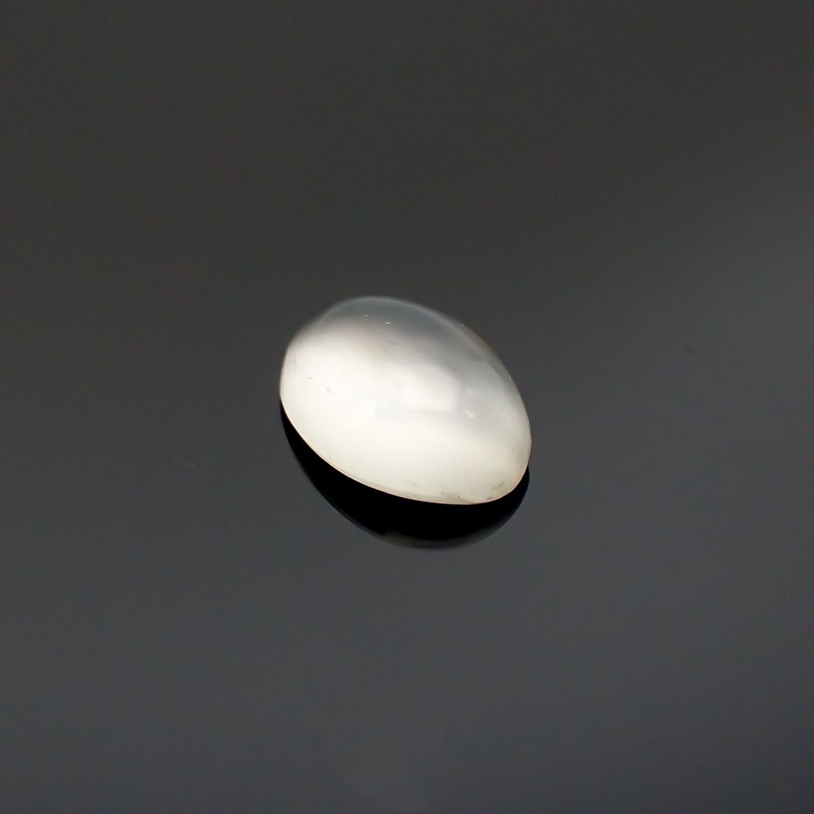 ムーンストーンキャッツアイ(宝石名ムーンストーン・キャッツアイ)インド産 識別済 0.36ct / 5.7x3.9mm前後 [220515790]