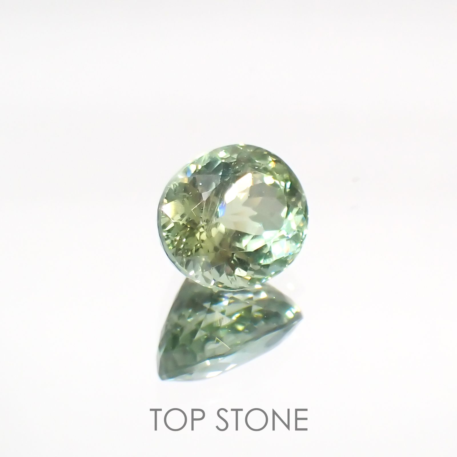 グリーンアパタイト(宝石名アパタイト) マダガスカル産 1.76ct 識別済[20106883]7.6×6.4mm前後