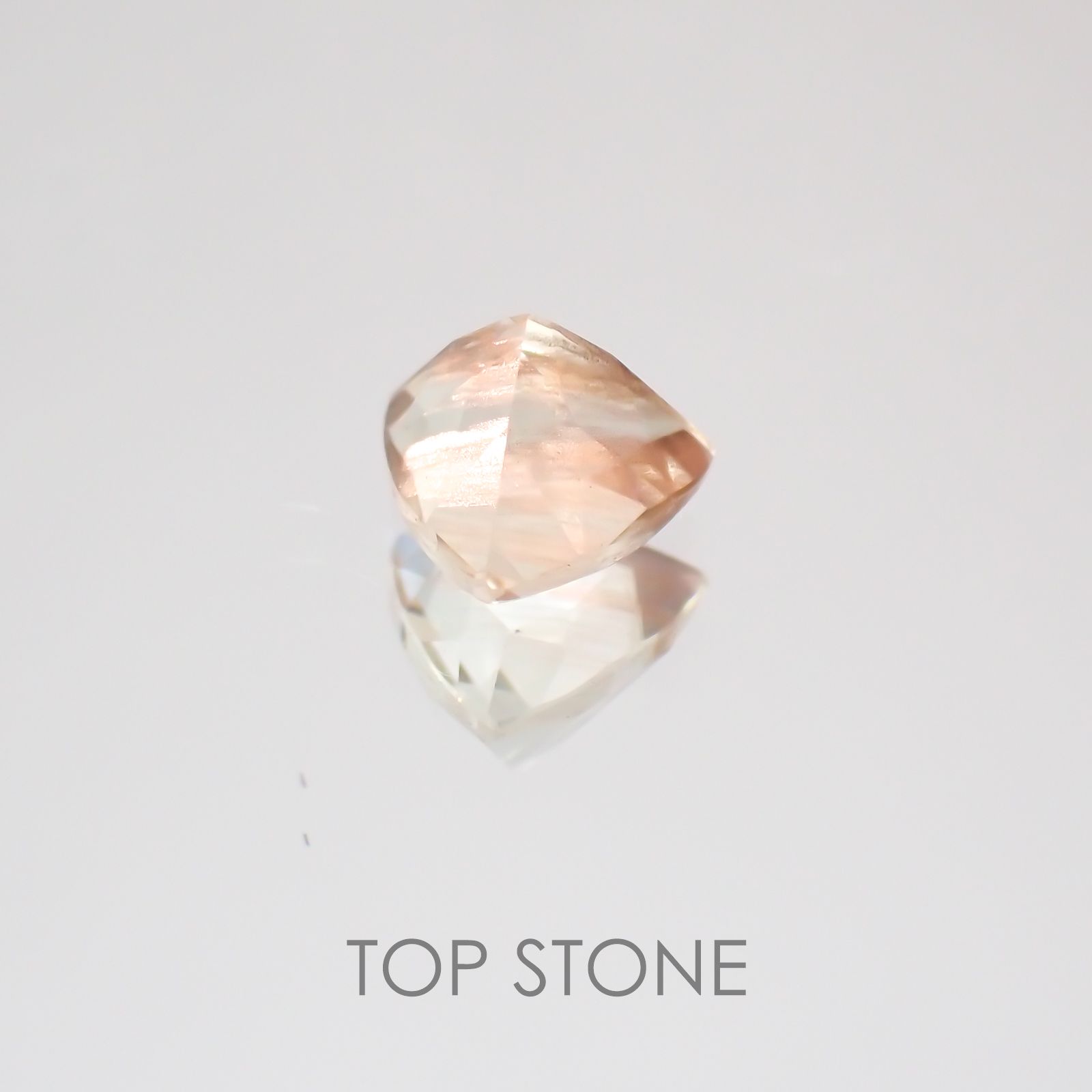オレゴンサンストーン アメリカ産 ルース 0.47ct[21058948]5.1×5.1mm前後