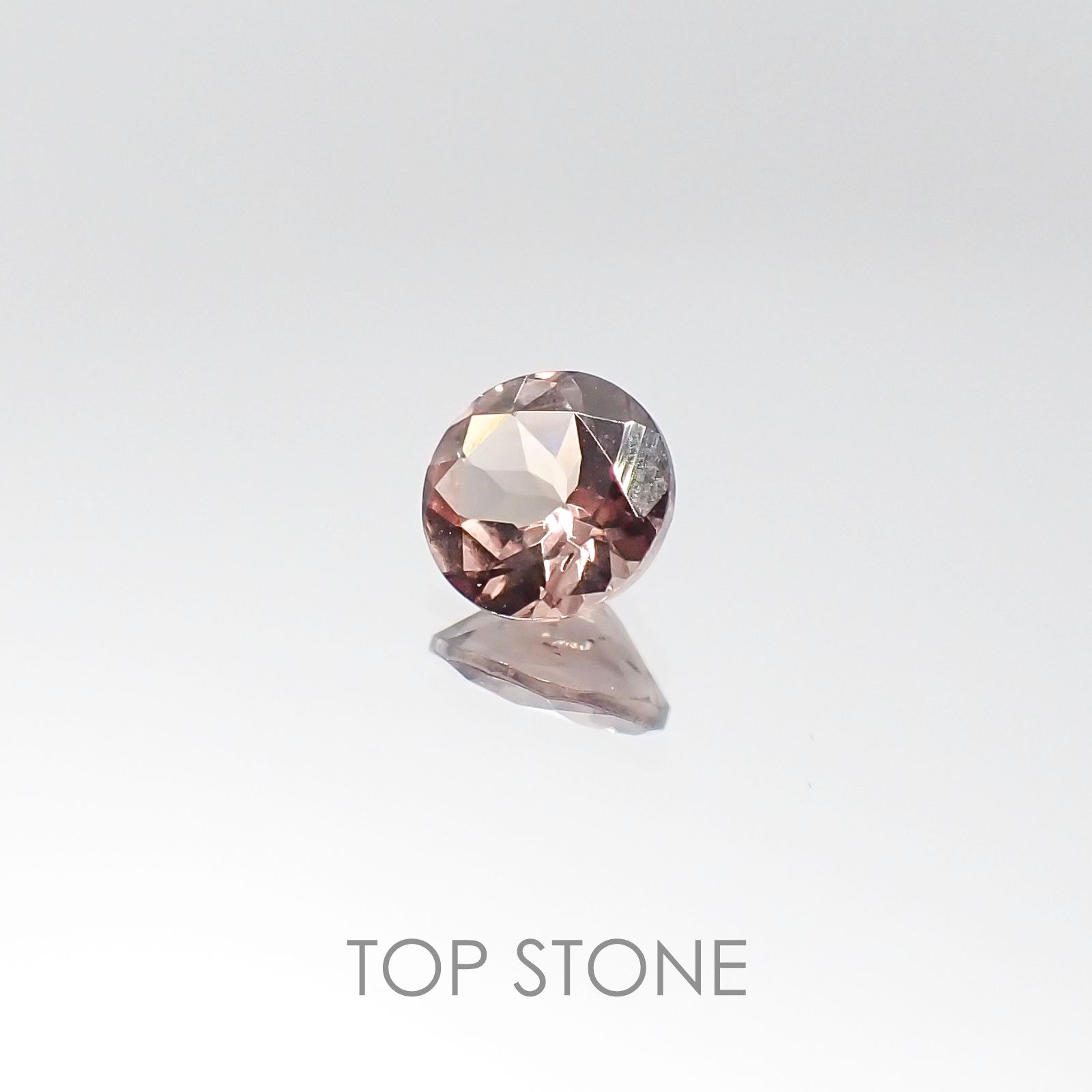 カラーチェンジマラヤガーネット タンザニア産 ルース 0.52ct[20106085]5.1×5mm前後