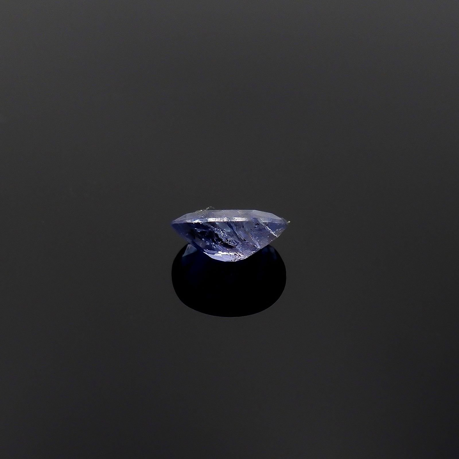 ジェレメジェバイト(宝石名エレメージェバイト)ナミビア産 ソ付(彩珠) 0.395ct / 5.7x4.3mm前後 [230823129]