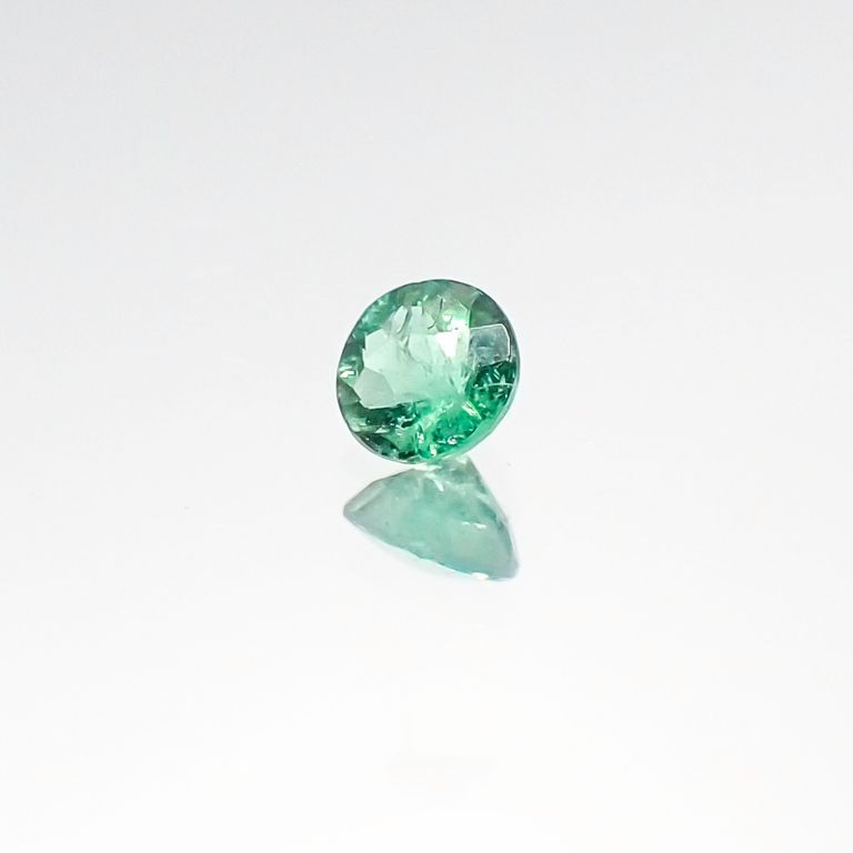パライバトルマリン(宝石名トルマリン/別名パライバ・トルマリン) ブラジル・パライバ州バターリャ鉱山産 0.12ct 識別済[20096286]3×3mm前後