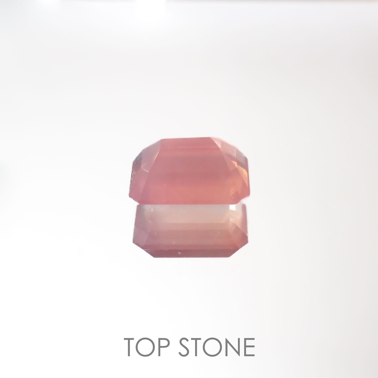 ディープローズクォーツ(宝石名ローズ・クォーツ)モザンビーク産 1.47ct 識別済[220616406]8.2x5.4mm前後