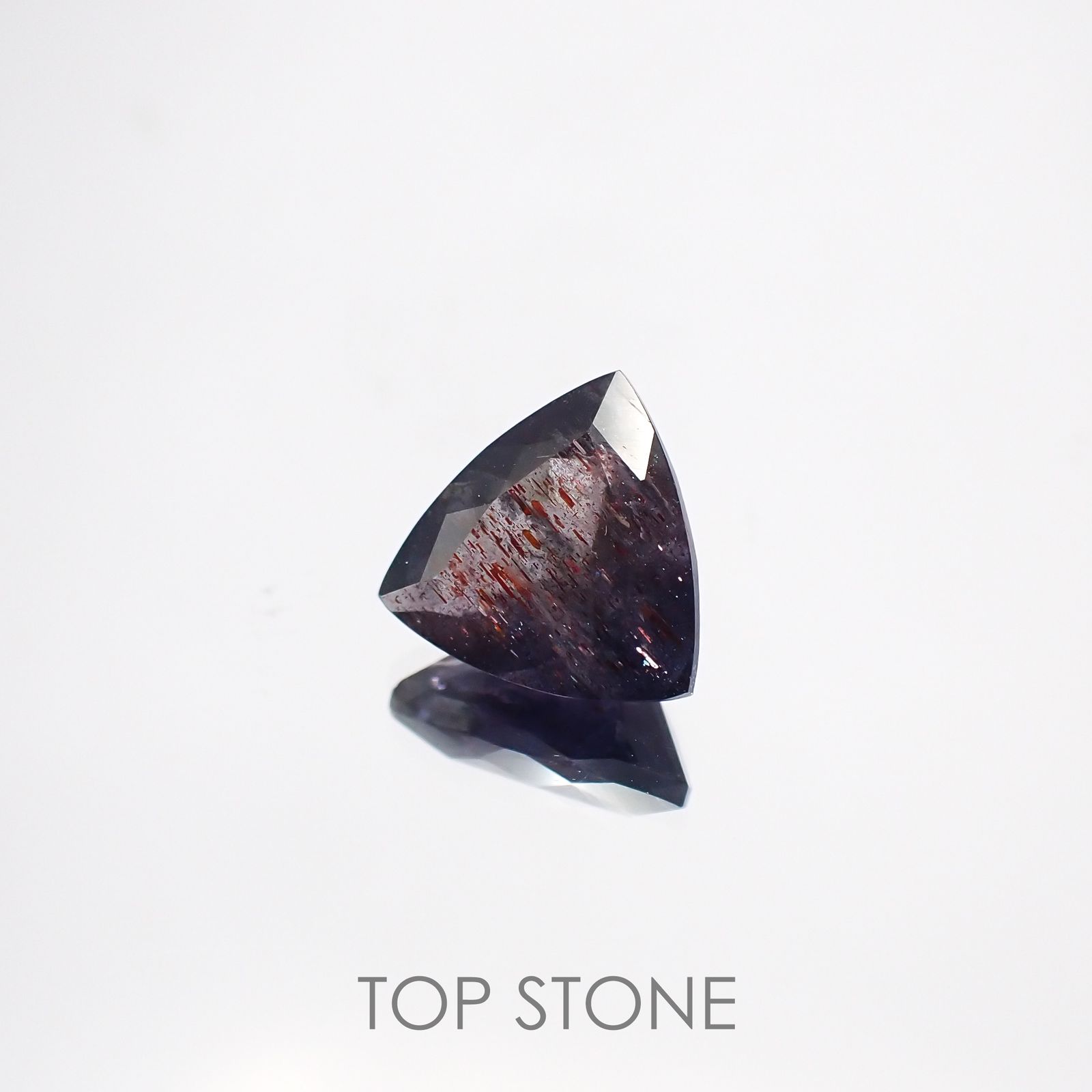ブラッドショットアイオライト インド産 ルース 1.66ct[210611112]8.3×8.7mm前後