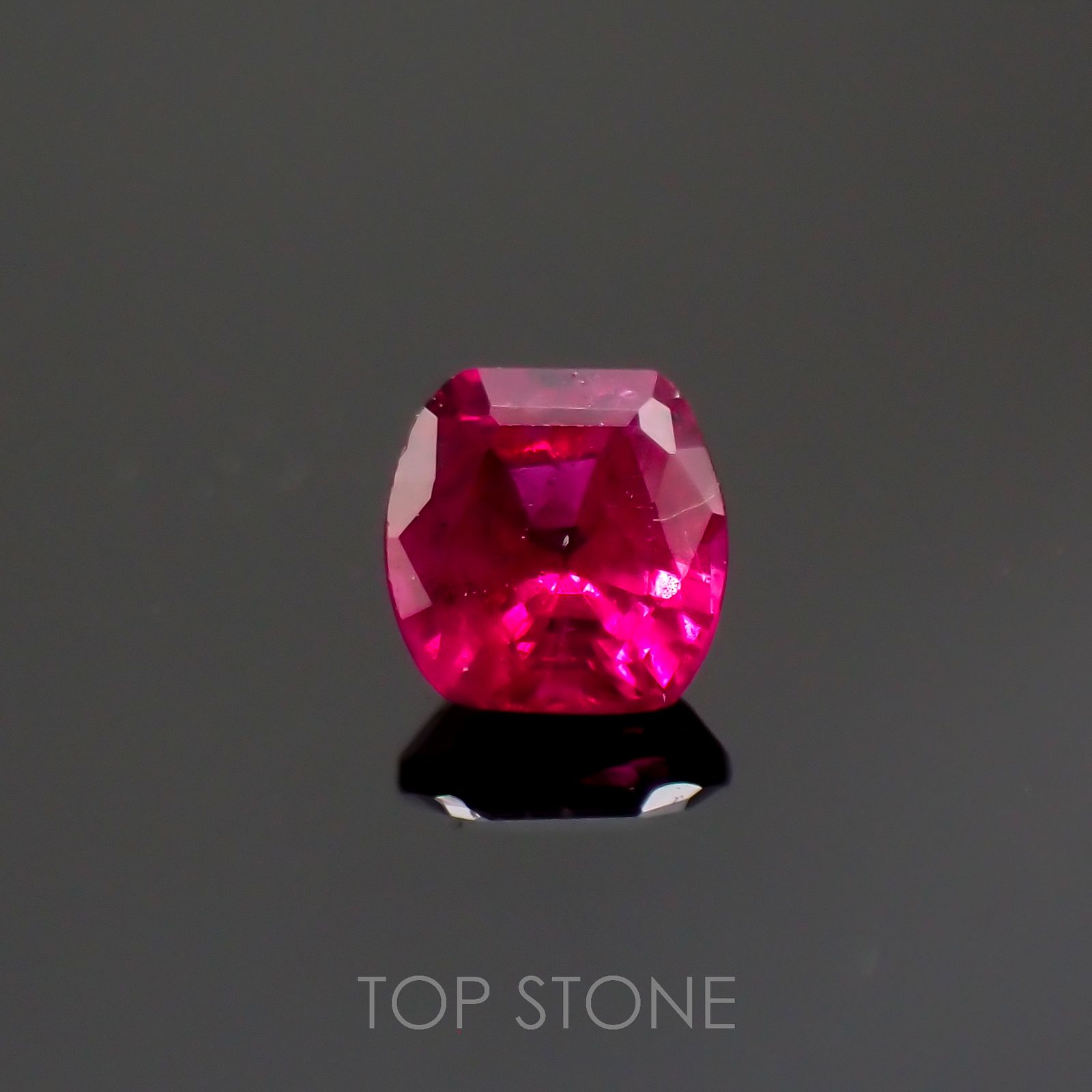 ルビー モザンビーク/ビルマ産 0.14ct[220616196]2.8x2.7mm前後