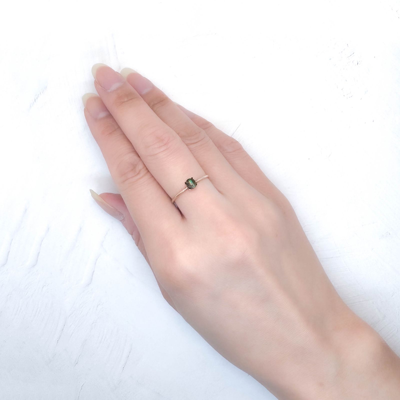 ウッドオパール オーストラリア産 0.15ct / 4.1x3.6mm前後 [251131298]