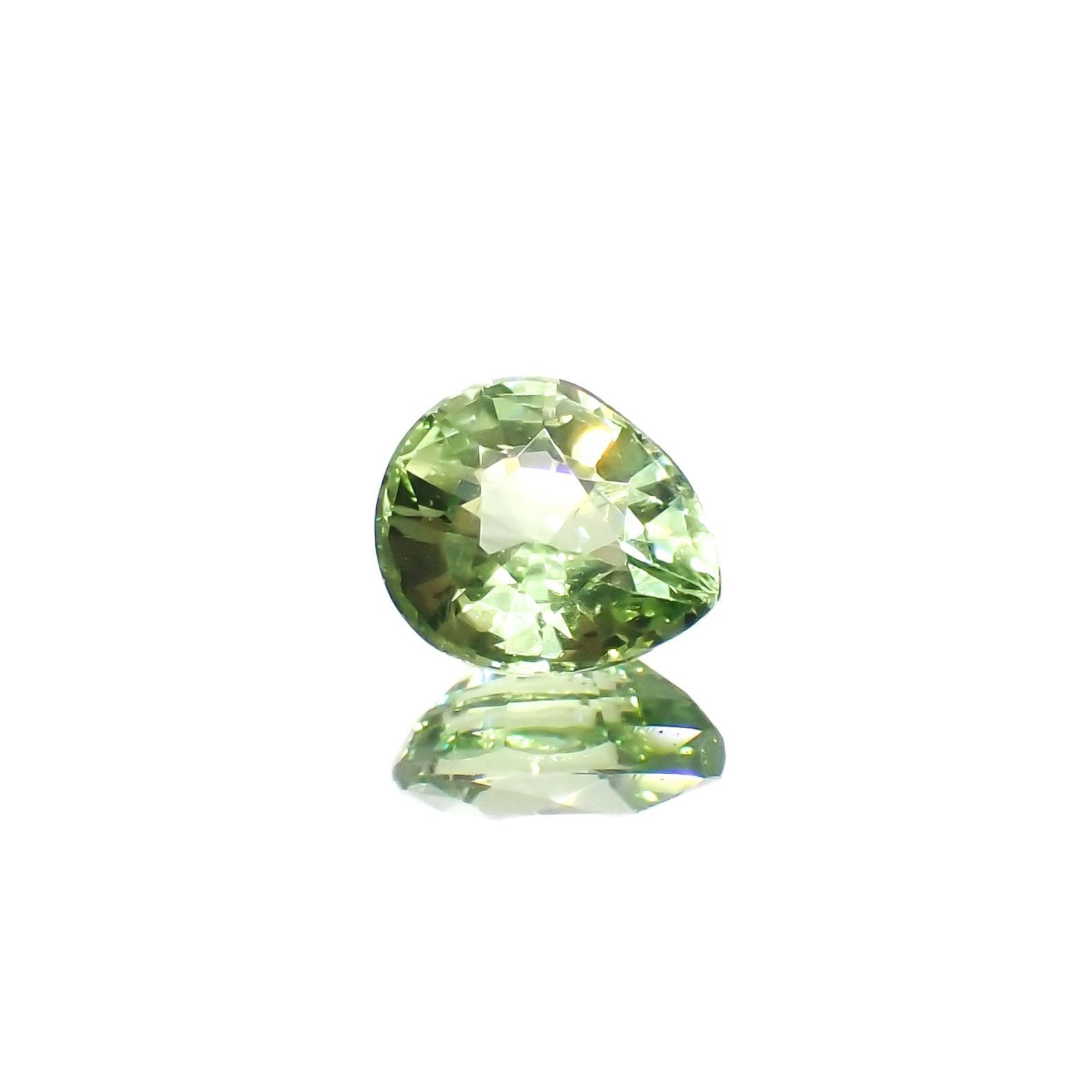 ミントガーネット(宝石名ガーネット)タンザニア産 識別済 0.81ct / 6.1x5.2mm前後 [251023067]