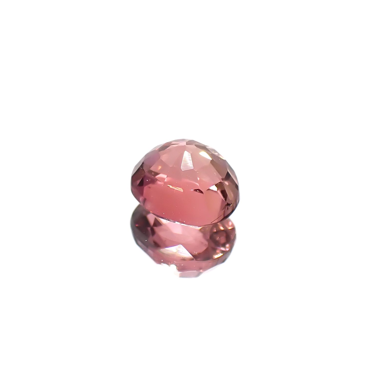 ローズピンクトルマリン(宝石名ピンク・トルマリン)ブラジル/アフリカ産 0.64ct 識別済[240929141]5.6x4.7mm前後