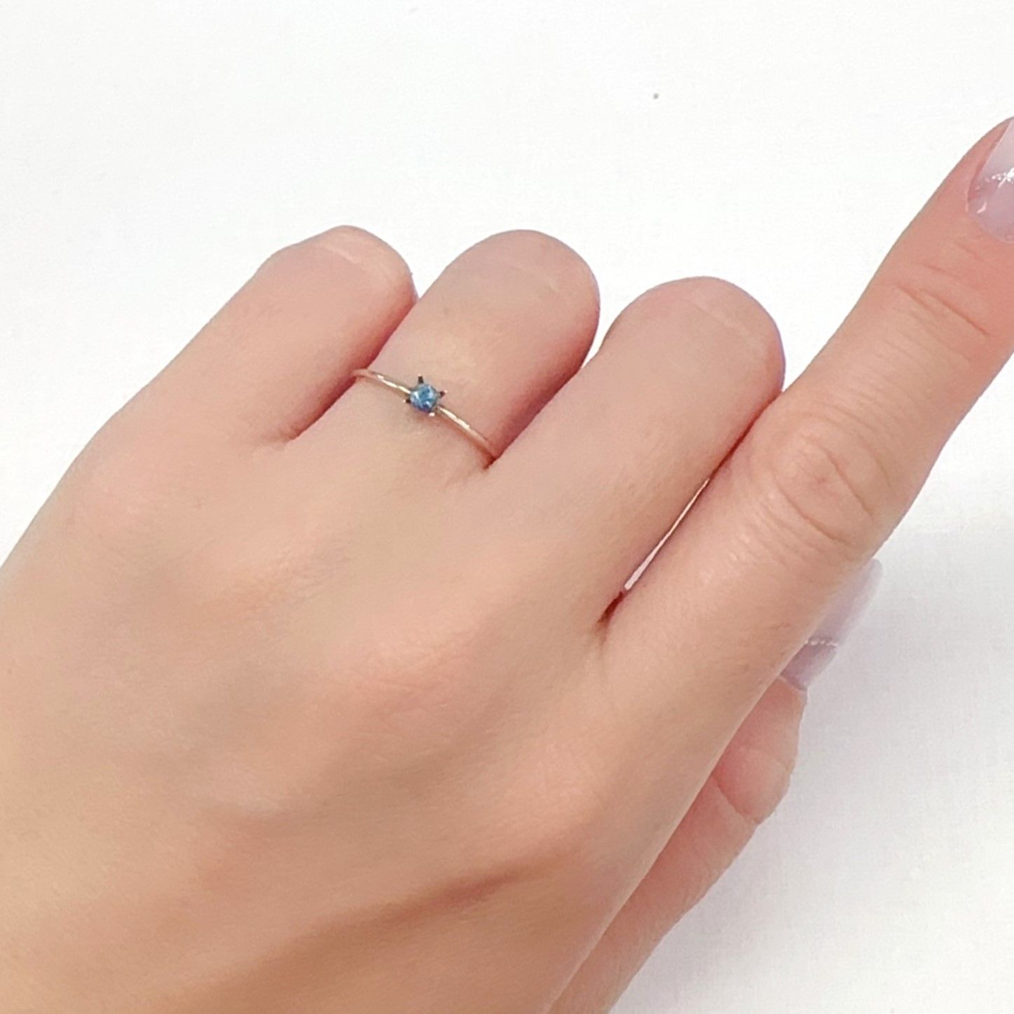 ブルーコーネルピン(宝石名ブルー・コーネルピン)タンザニア産 0.11ct 識別済[240527696]2.8x2.7mm前後