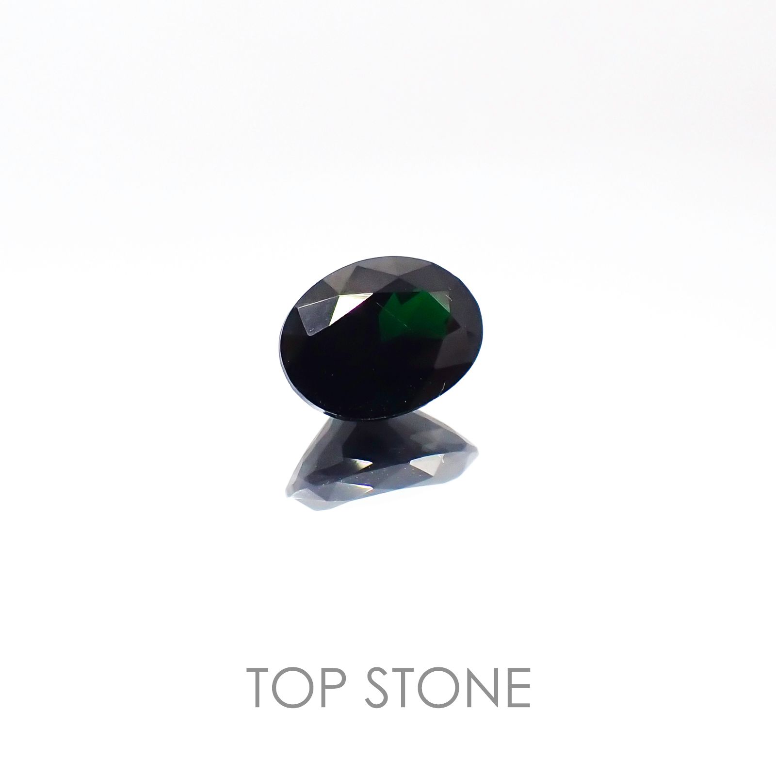 カラーチェンジクロムトルマリン タンザニア産 ルース 0.77ct[20096225]6.8×5.1mm前後