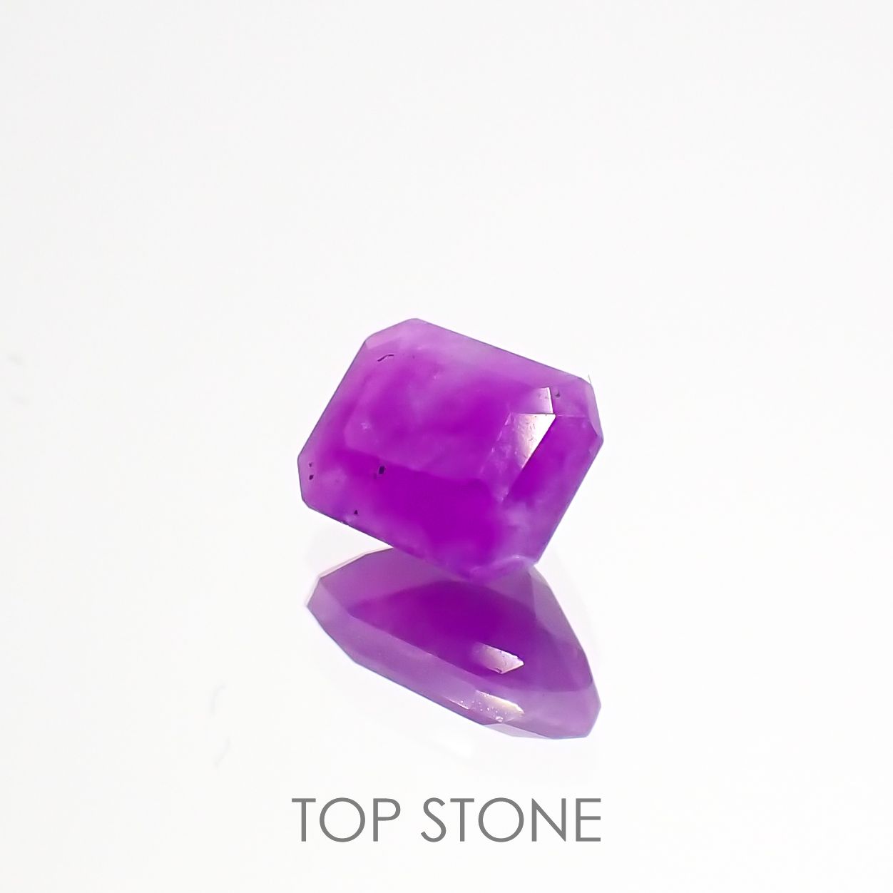 スギライト 南アフリカ産 0.40ct[221018320]5x3.7mm前後