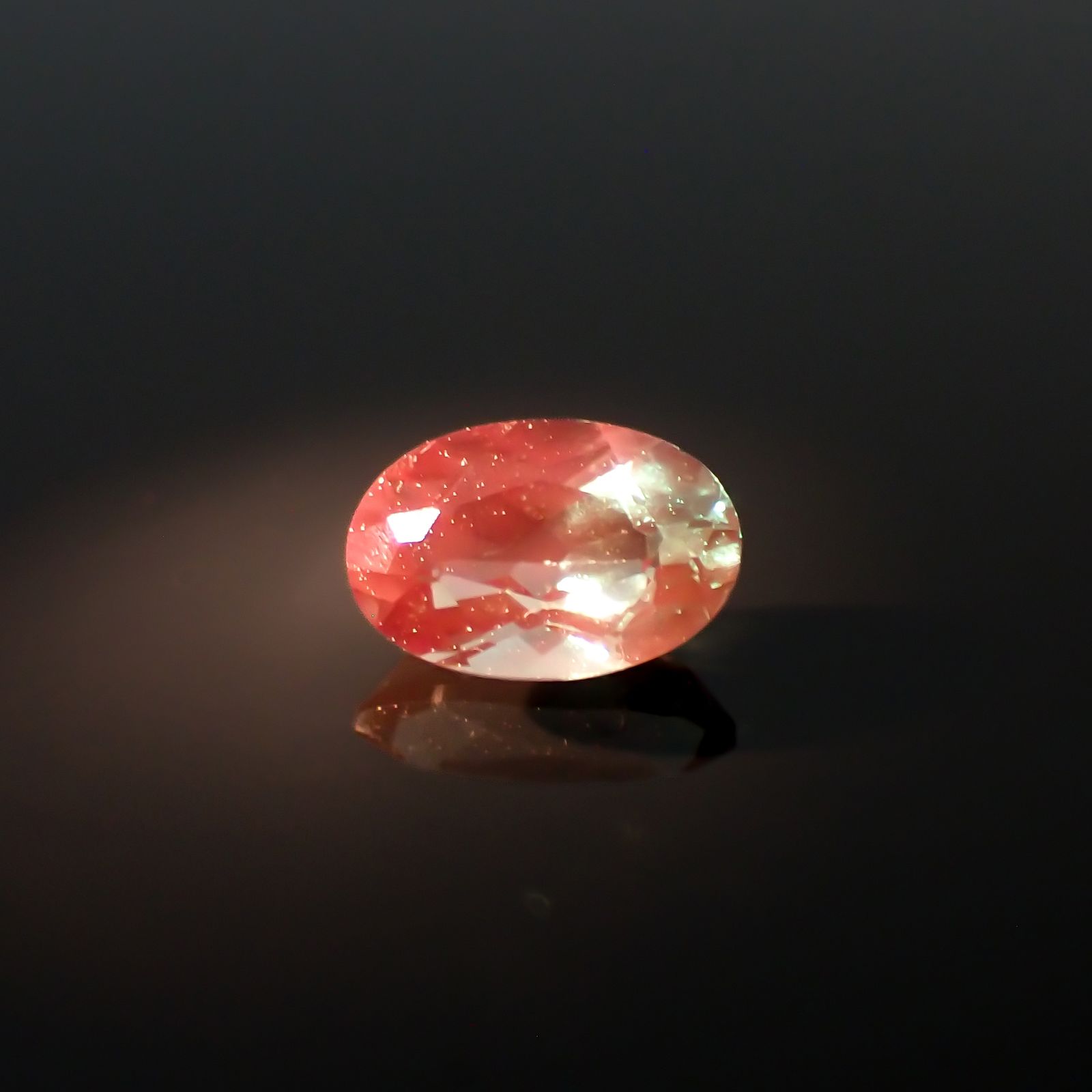 カラーチェンジアンデシン モンゴル産 0.38ct[231023556]6.1x3.9mm前後