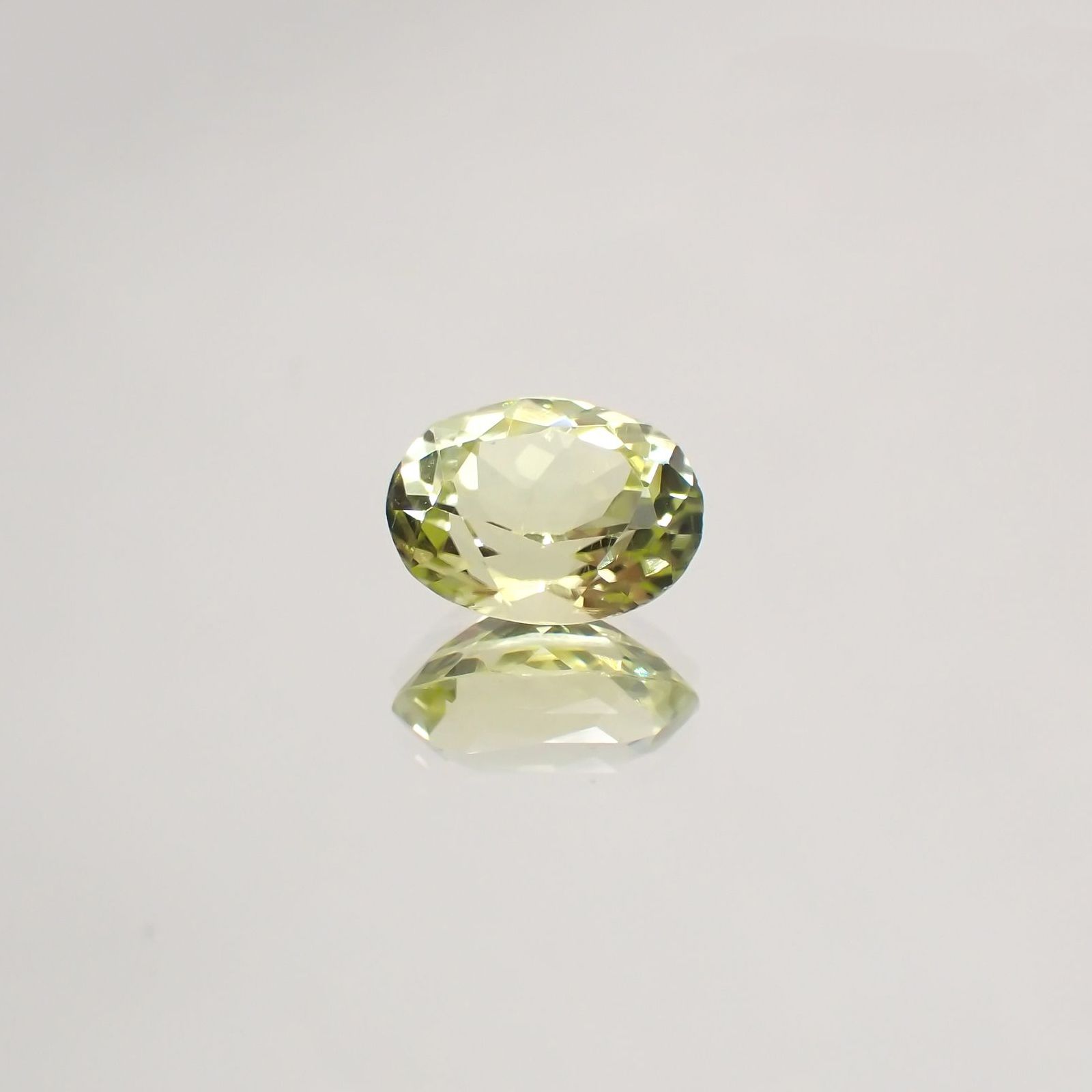 シリマナイト(宝石名シリマナイト) インド産 1.40ct 識別済[210810682]7.9×6.2mm前後