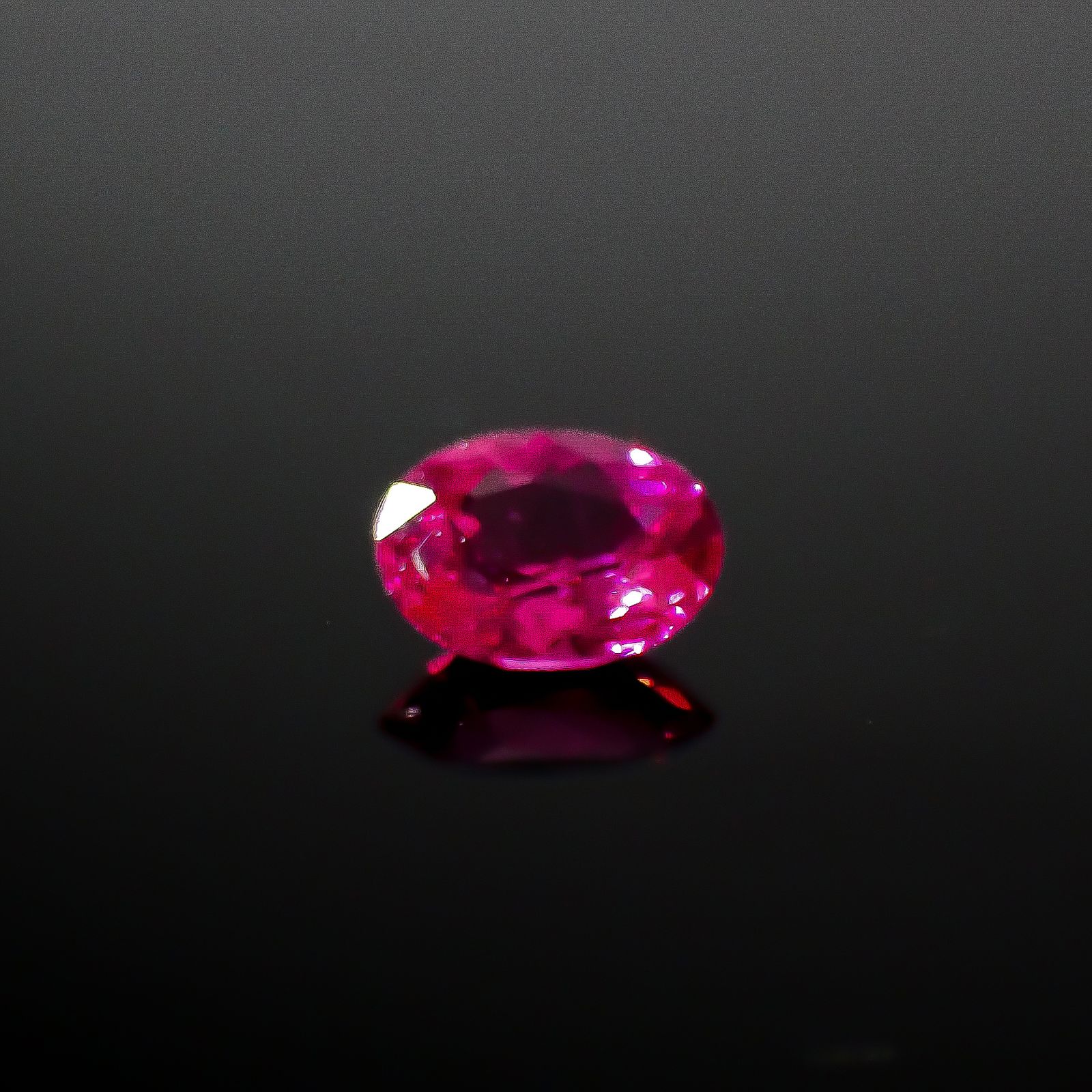 ルビー 非加熱 タンザニア産 0.25ct[240326674]4.4x3.3mm前後