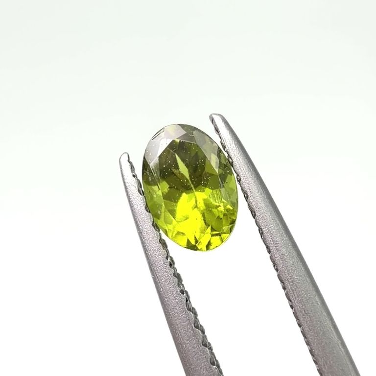 ベスビアナイト(宝石名アイドクレース)ケニア産 識別済 0.60ct / 6x4 