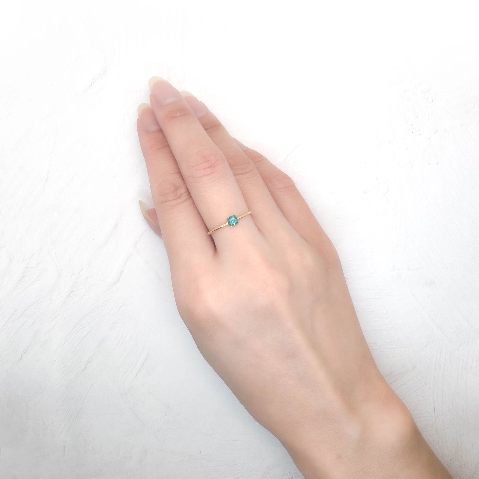 グランディディエライト マダガスカル産 0.19ct / 3.5x3.5mm前後 [250931106]