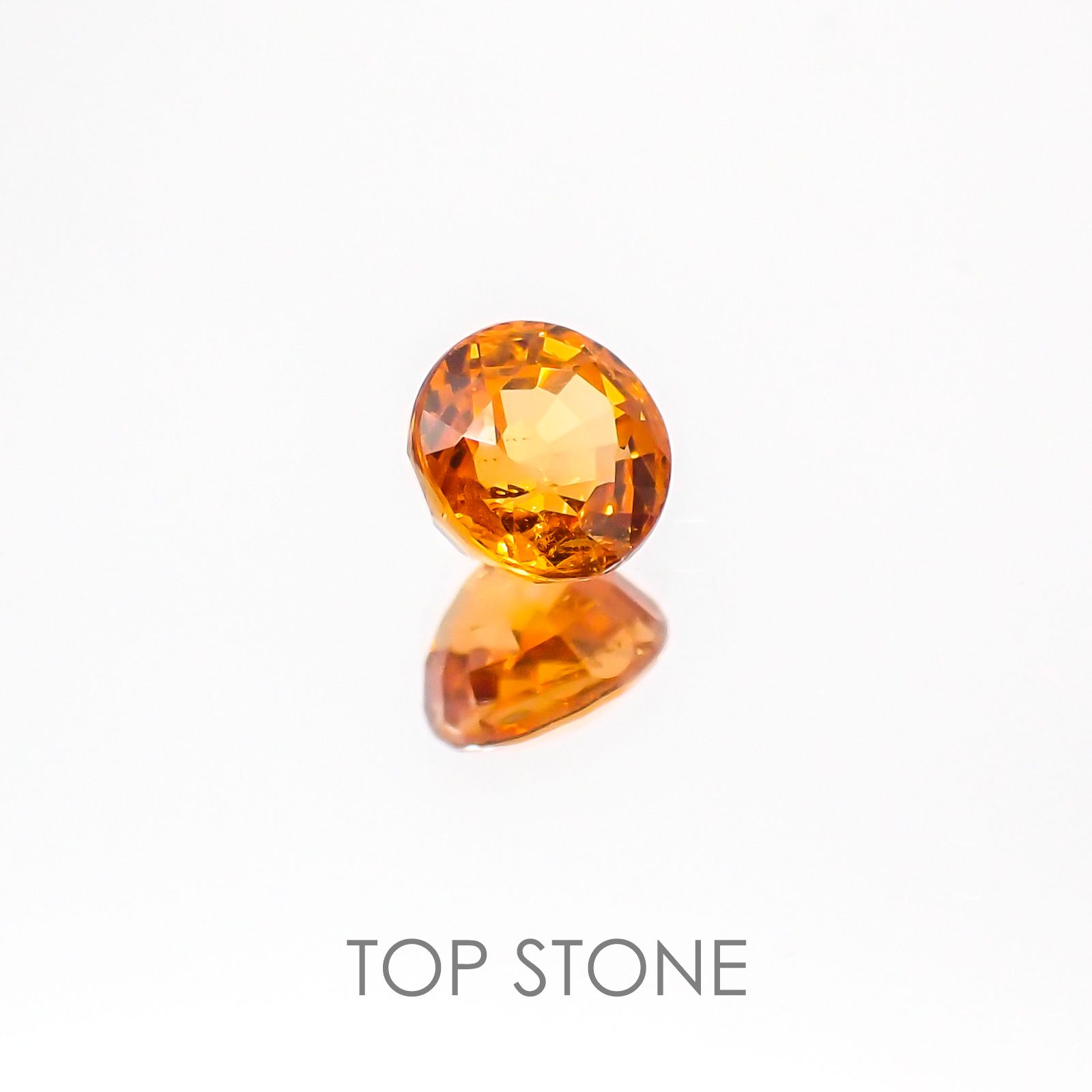 マンダリンガーネット ケニア産 ルース 0.61ct[20118102]4.7×4.7mm前後