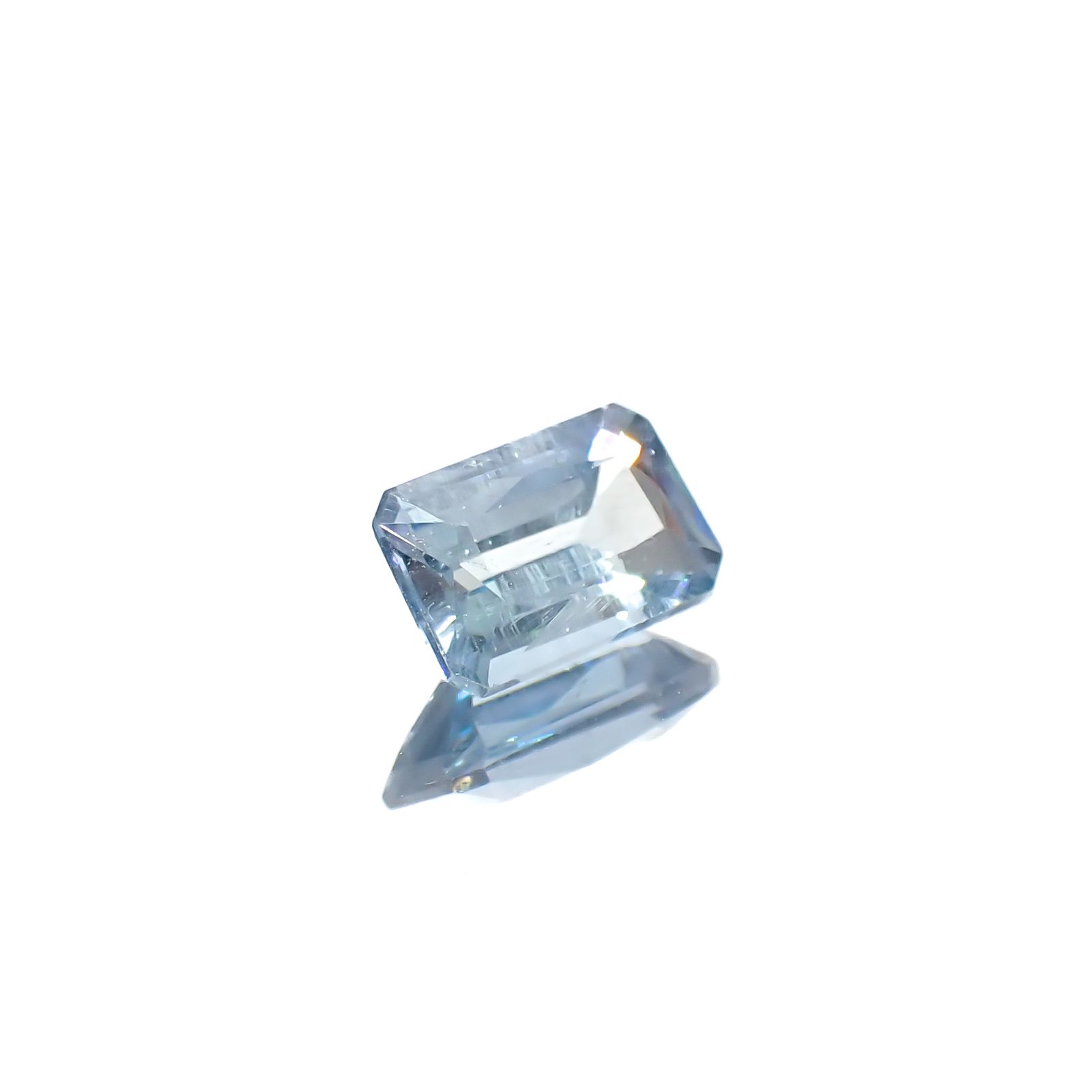 アパタイト フルオレッセンス ジンバブエ産 0.86ct[240929096]6.8x4.6mm前後