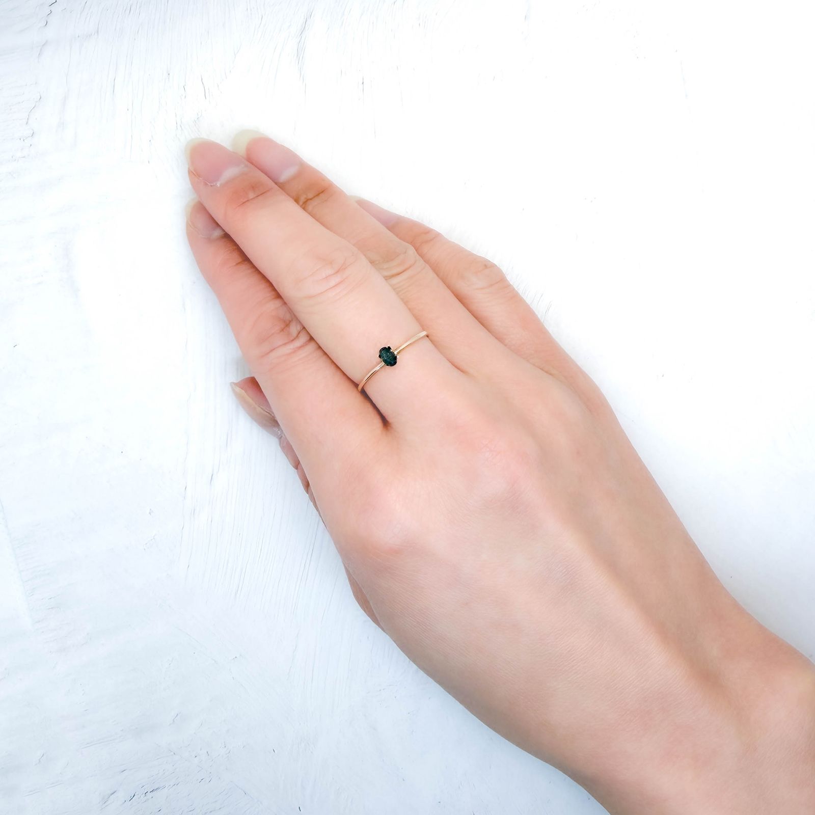 アレキサンドライト(宝石名アレキサンドライト)ロシア産 GIA鑑付 0.14ct / 4.09x2.36mm前後 [260131561]