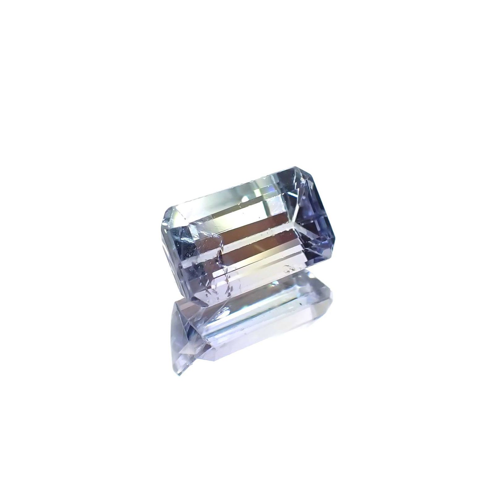 パーティカラータンザナイト(宝石名パーティカラード・ゾイサイト) タンザニア産 ソ付(彩珠) 2.349ct / 9.5x5.6mm前後 [210410783]