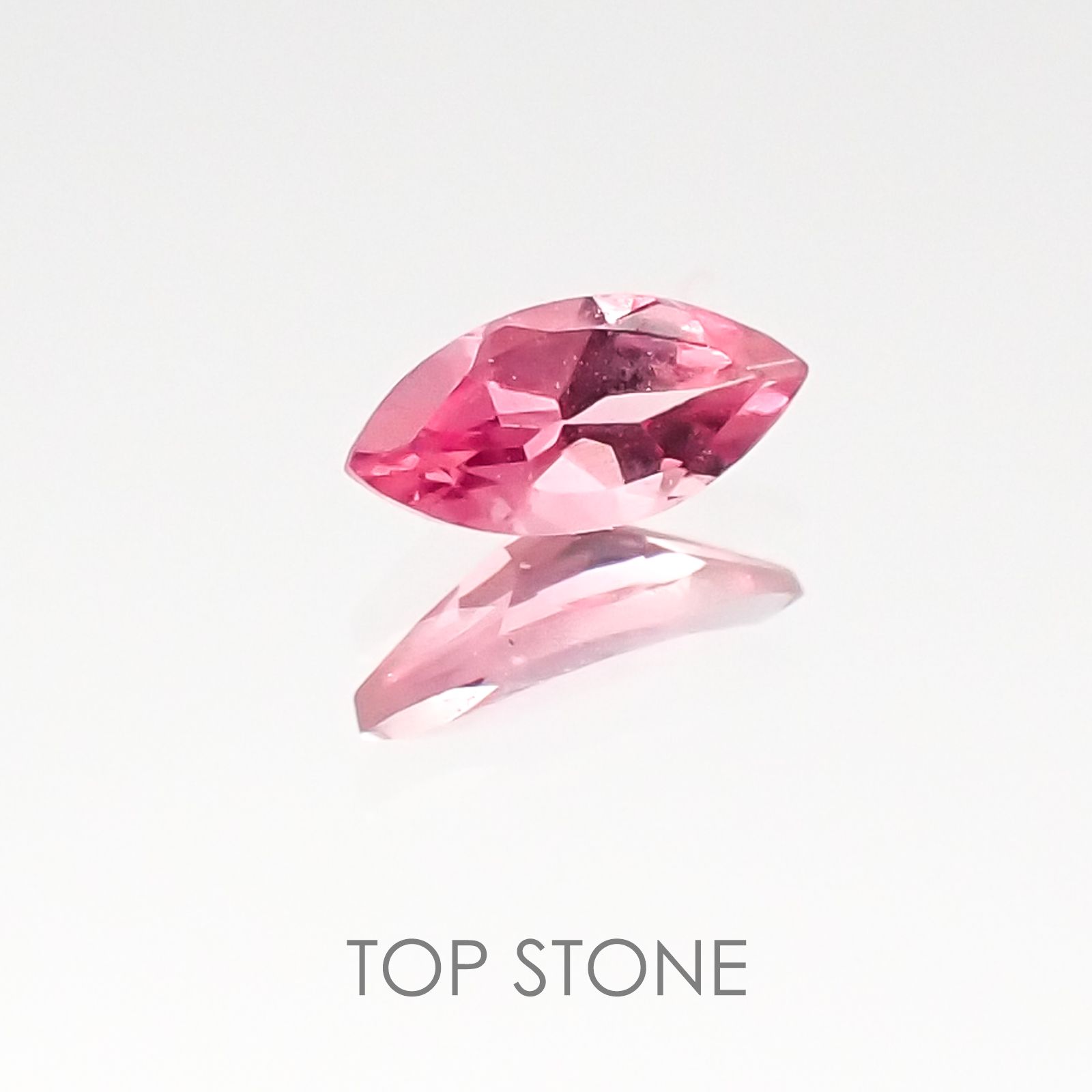 ホットピンクスピネル タンザニア産 ルース 0.14ct[20117673]5.2×2.4mm前後