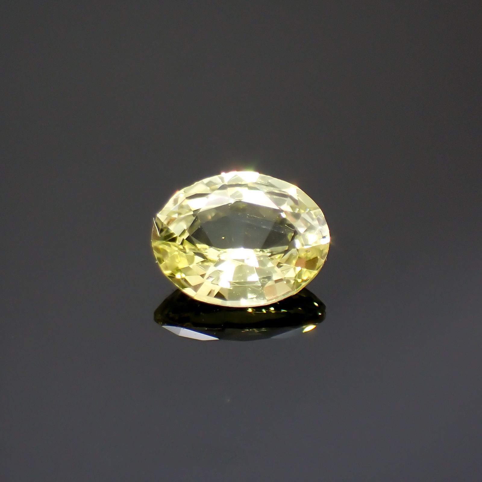 クリソベリル(宝石名クリソベリル)マダガスカル産 0.70ct 識別済[220114486]6.2x4.9mm前後