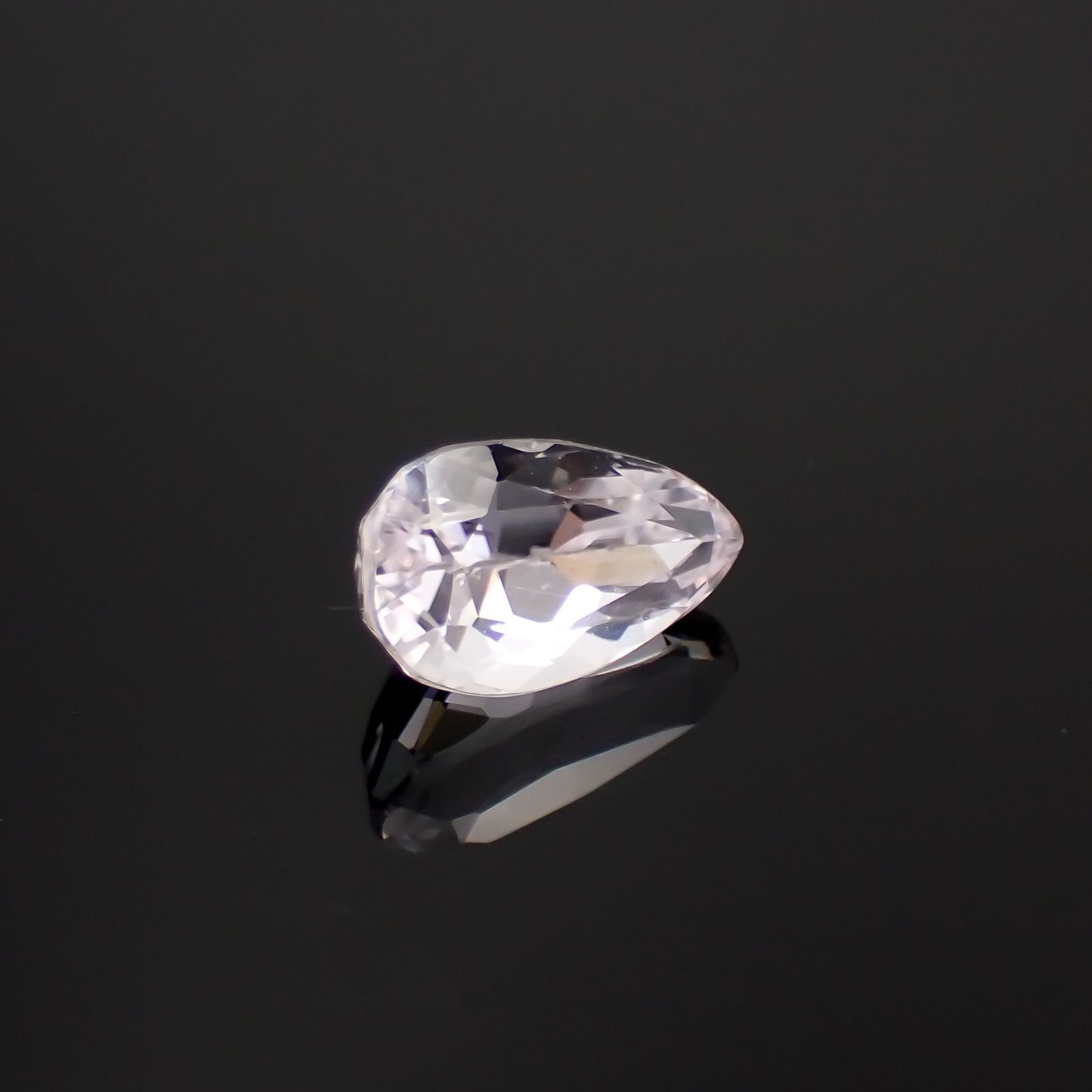 クンツァイト アフガニスタン産 2.39ct[240219610]10.3x6.1mm前後