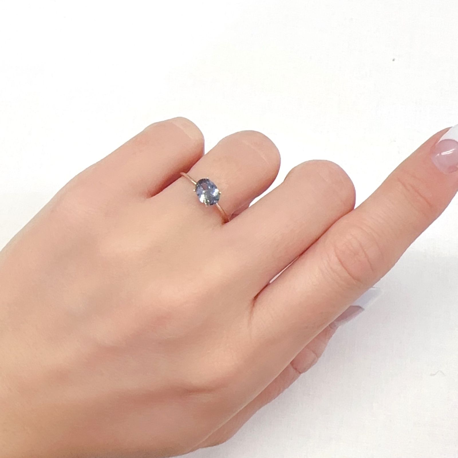 ブルーイッシュグレースピネル タンザニア産 0.81ct[231224888]7x5.1mm前後