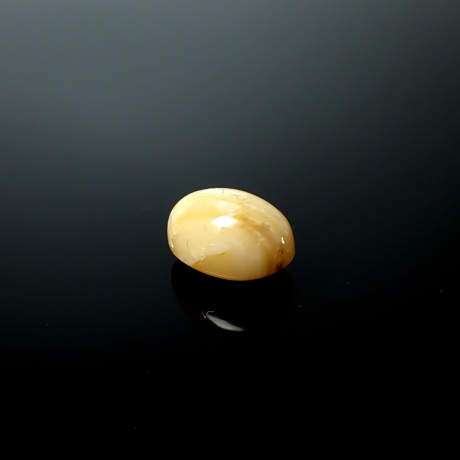 北海道オパール 北海道河東郡鹿追町然別産 5.29ct / 12.9x9.4mm前後 [250830954]