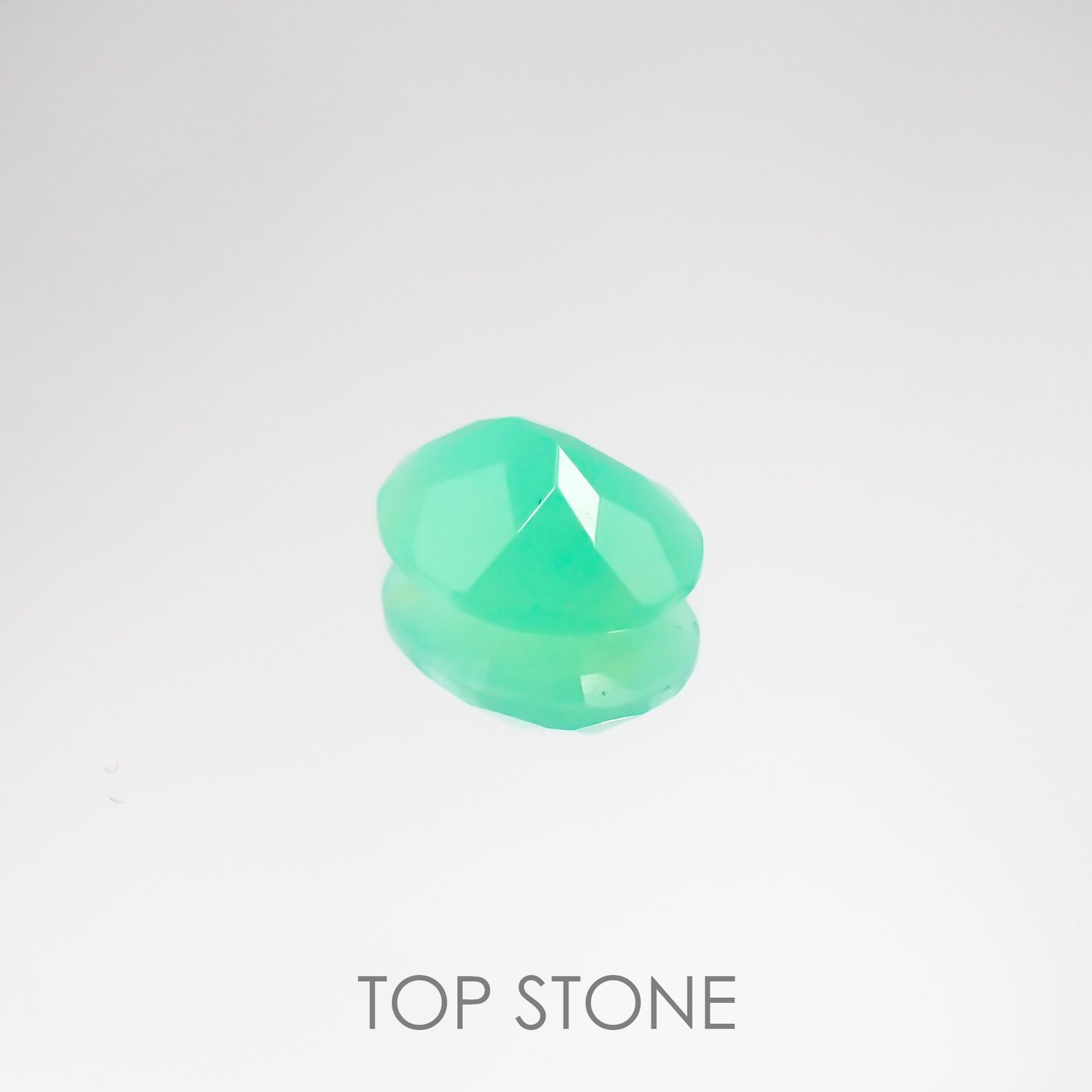 グリーンオパール(宝石名コモンオパール) 南アフリカ産 1.16ct 識別済[210611388]8.9×7mm前後