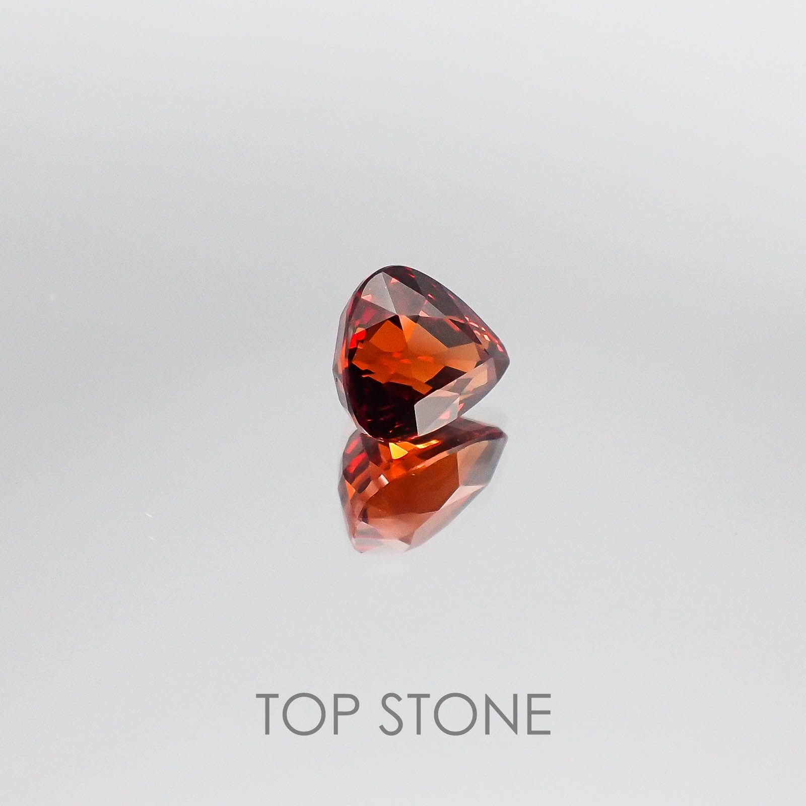 スペサルティンガーネット ナイジェリア産 ルース 2.35ct[]7.8×6.8mm前後