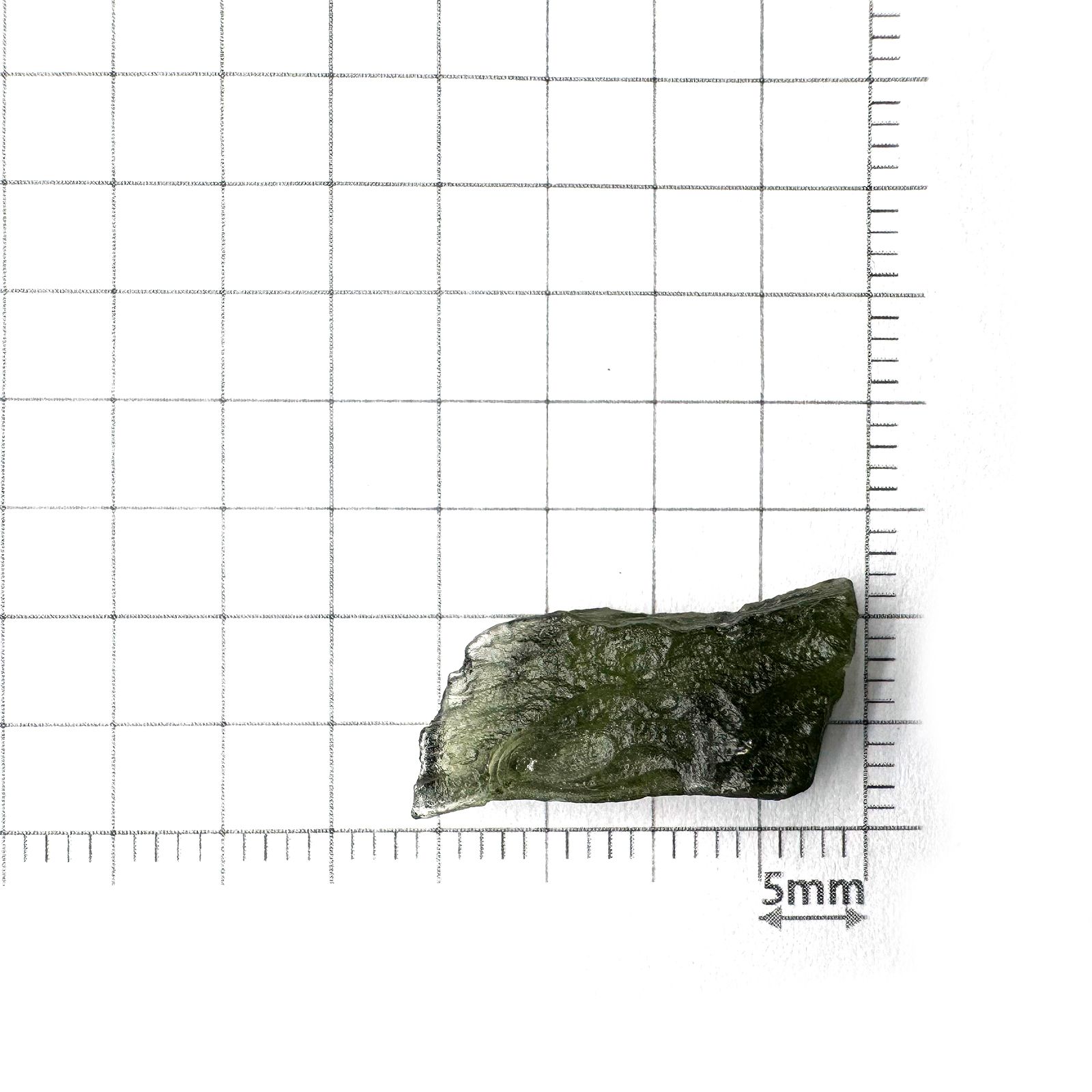 モルダバイト 原石 発見地：旧チェコスロバキア 5.57ct [241029293]10.2x19mm前後