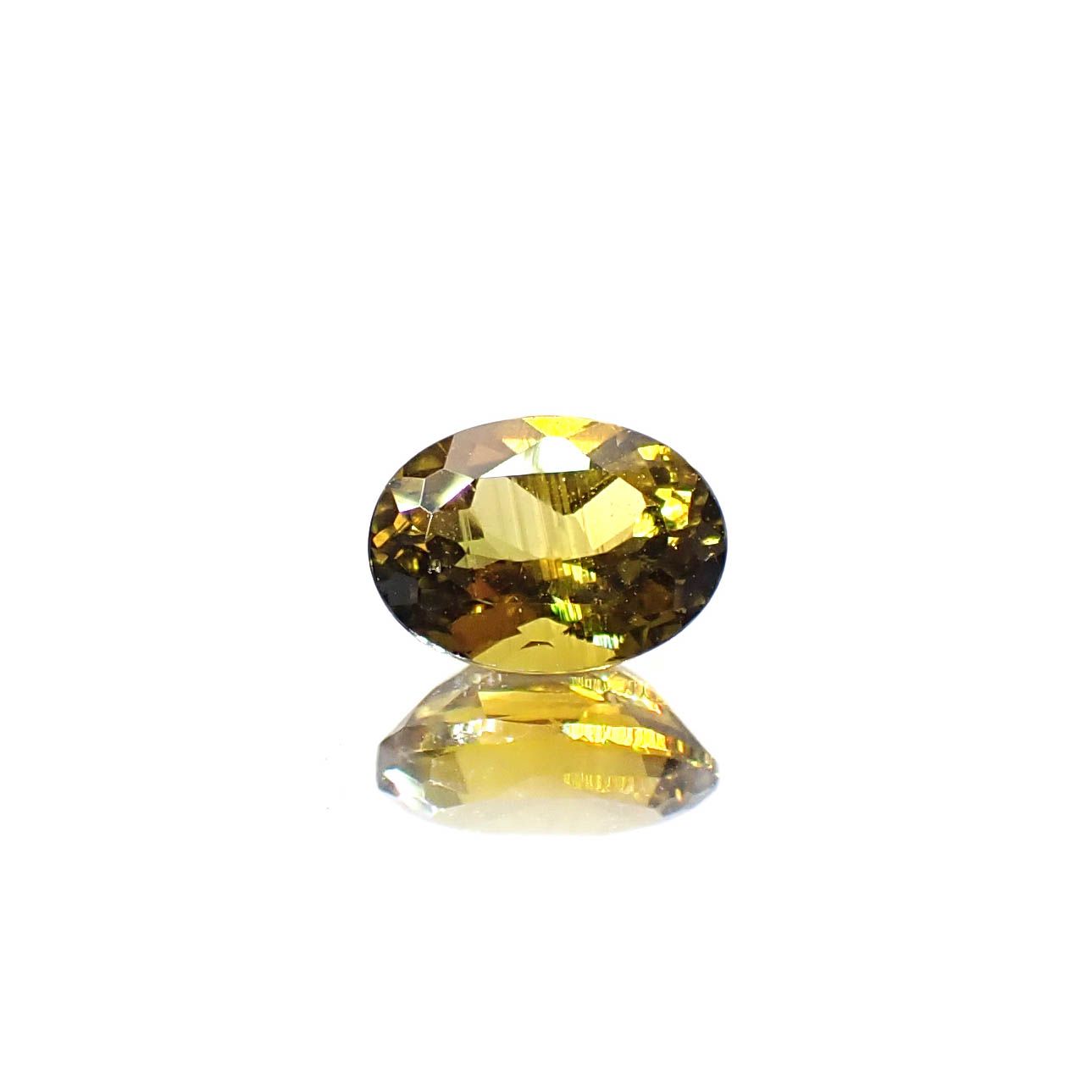 クリノゾイサイト(宝石名クリノゾイサイト)パキスタン産 0.63ct 識別済[250630592]6x4.3mm前後