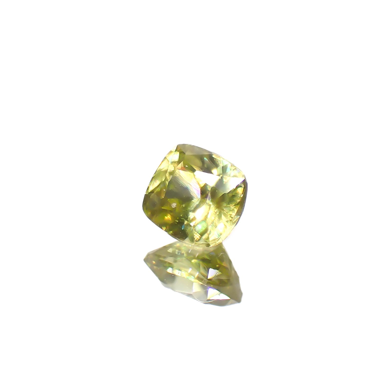 スフェーン マダガスカル産 0.36ct[240627909]4.1x3.7mm前後