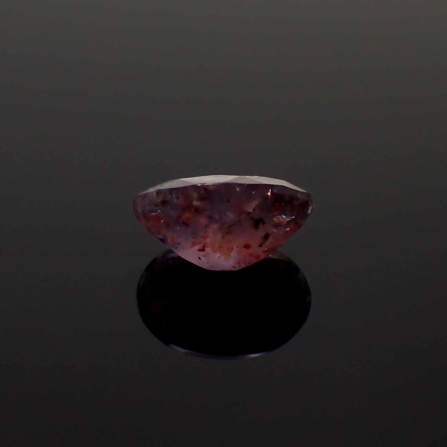 ブラッドショットアイオライト インド産 1.62ct[230923346]9.3x6.8mm前後