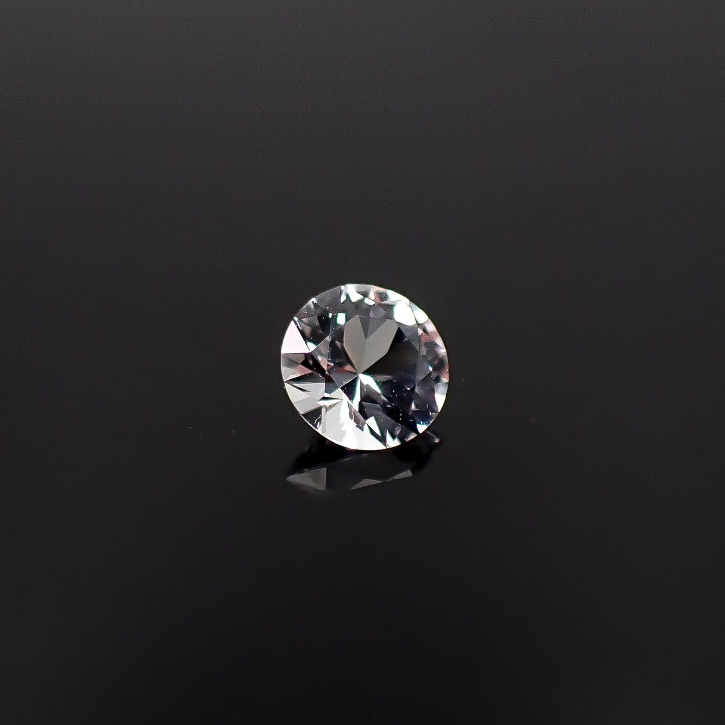 フェナカイト ロシア産 0.44ct / 5.2x5.1mm前後 [260231707]