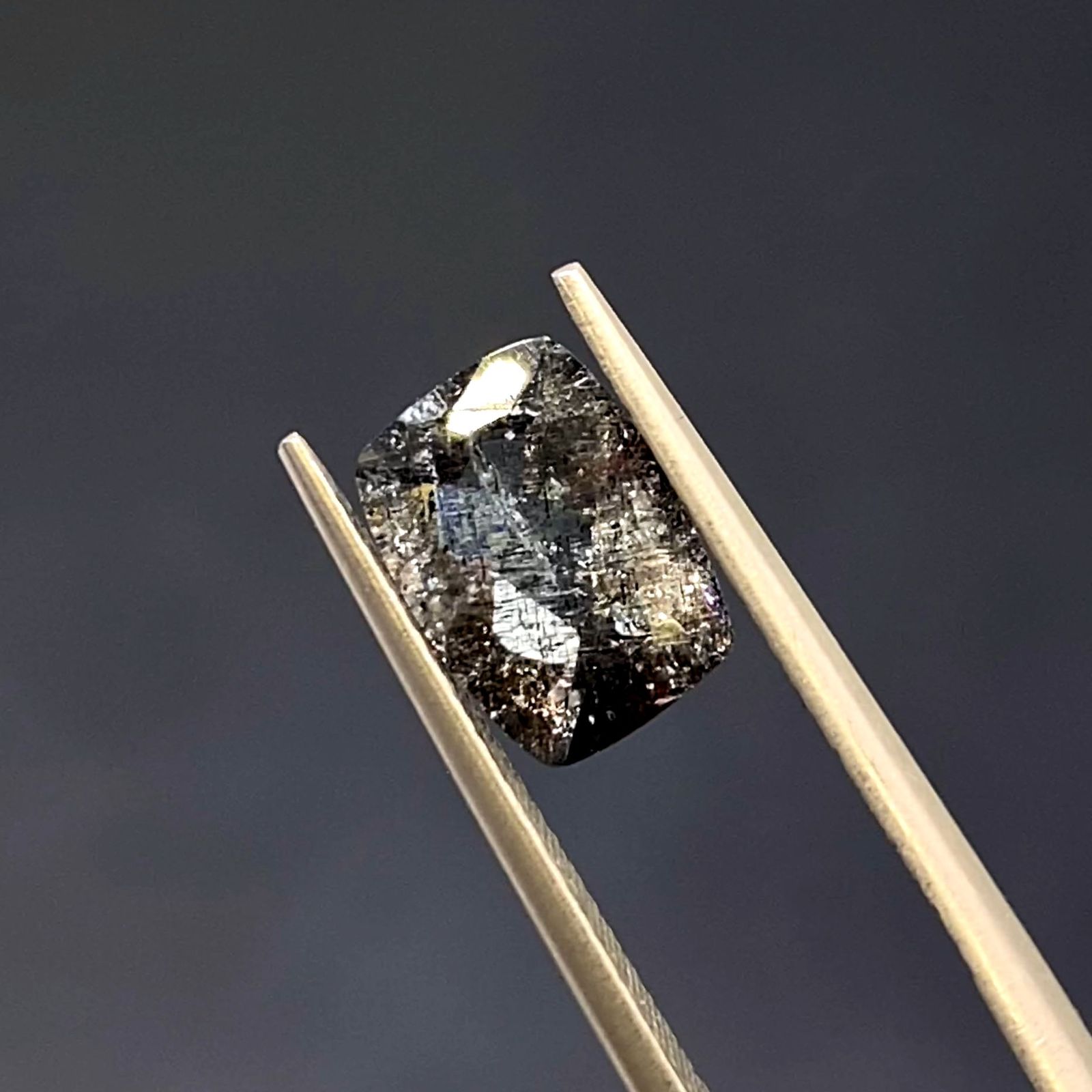 モスアクアマリン ブラジル産 1.88ct[220716799]9.5x7mm前後 | TOP