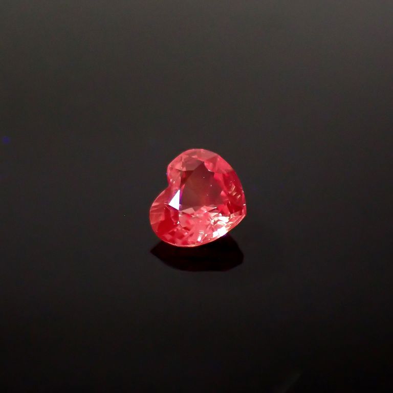 長波365(ライト)の照射で蛍光