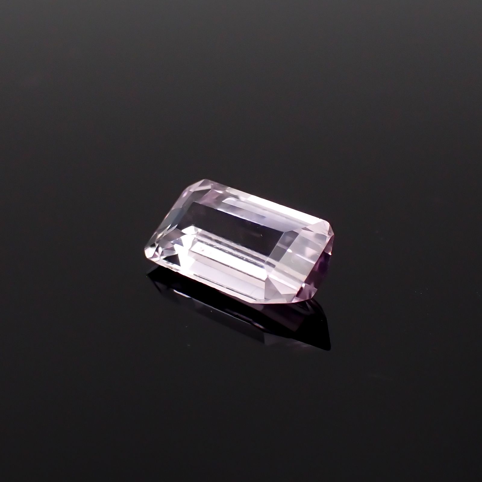 クンツァイト(宝石名クンツァイト)アフガニスタン産 1.55ct 識別済[231023870]9.5x5.5mm前後