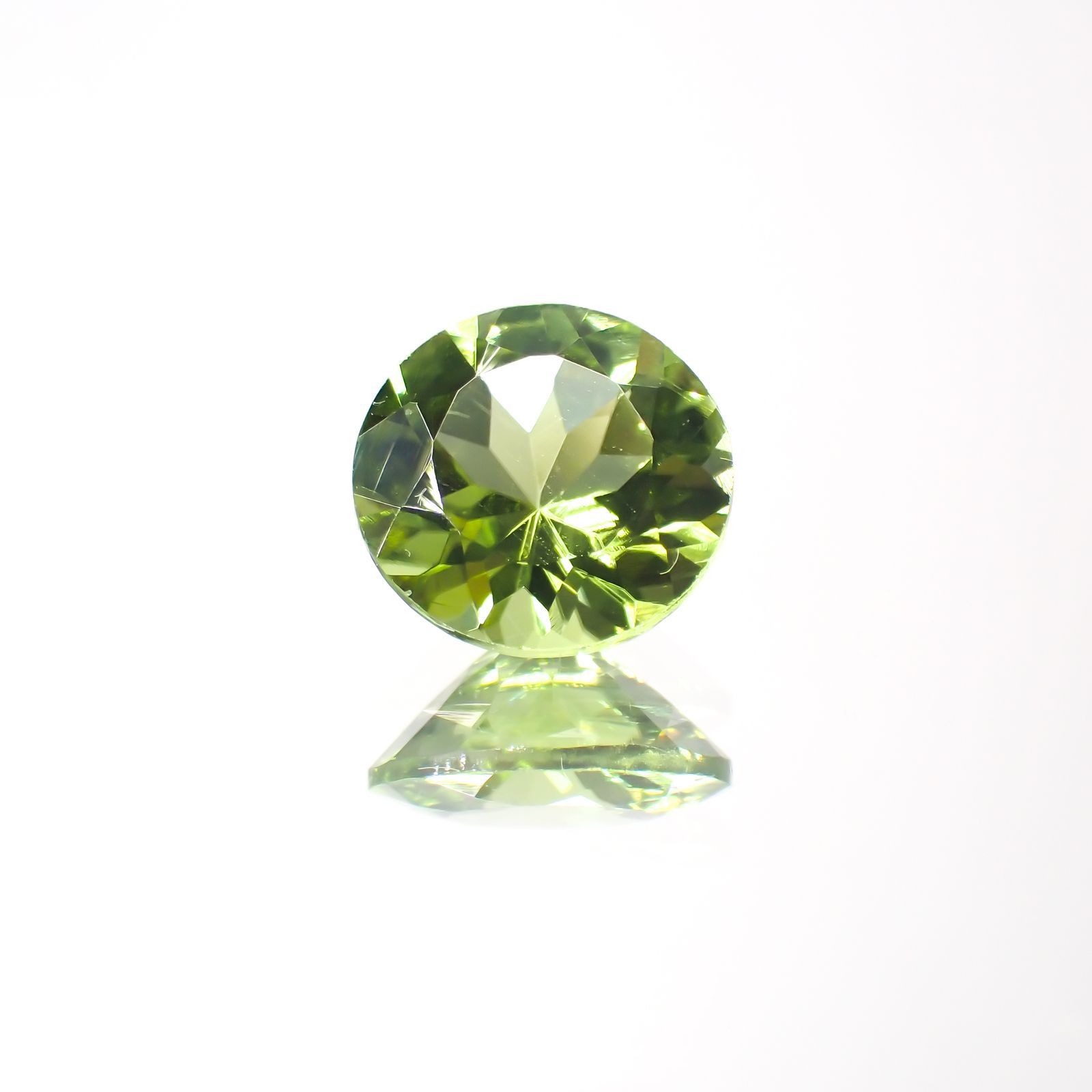 ペリドット(宝石名ペリドット) パキスタン産 1.15ct 識別済[211013089]6.9×6.9mm前後