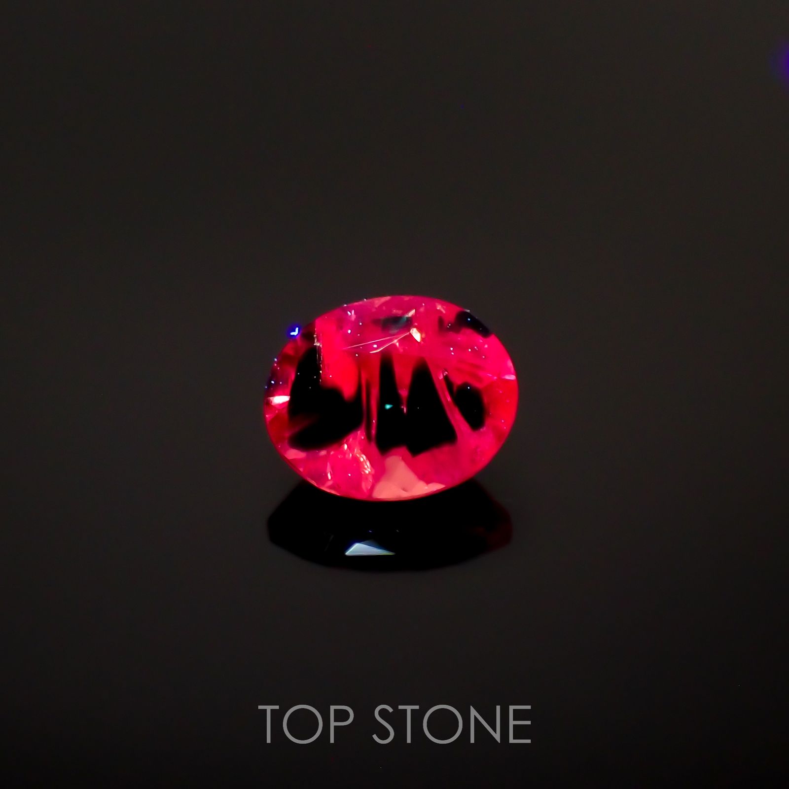 ウィンザーサファイア(宝石名サファイア)タンザニア・ウィンザー産 0.35ct 識別済[220616154]4.4x3.5mm前後