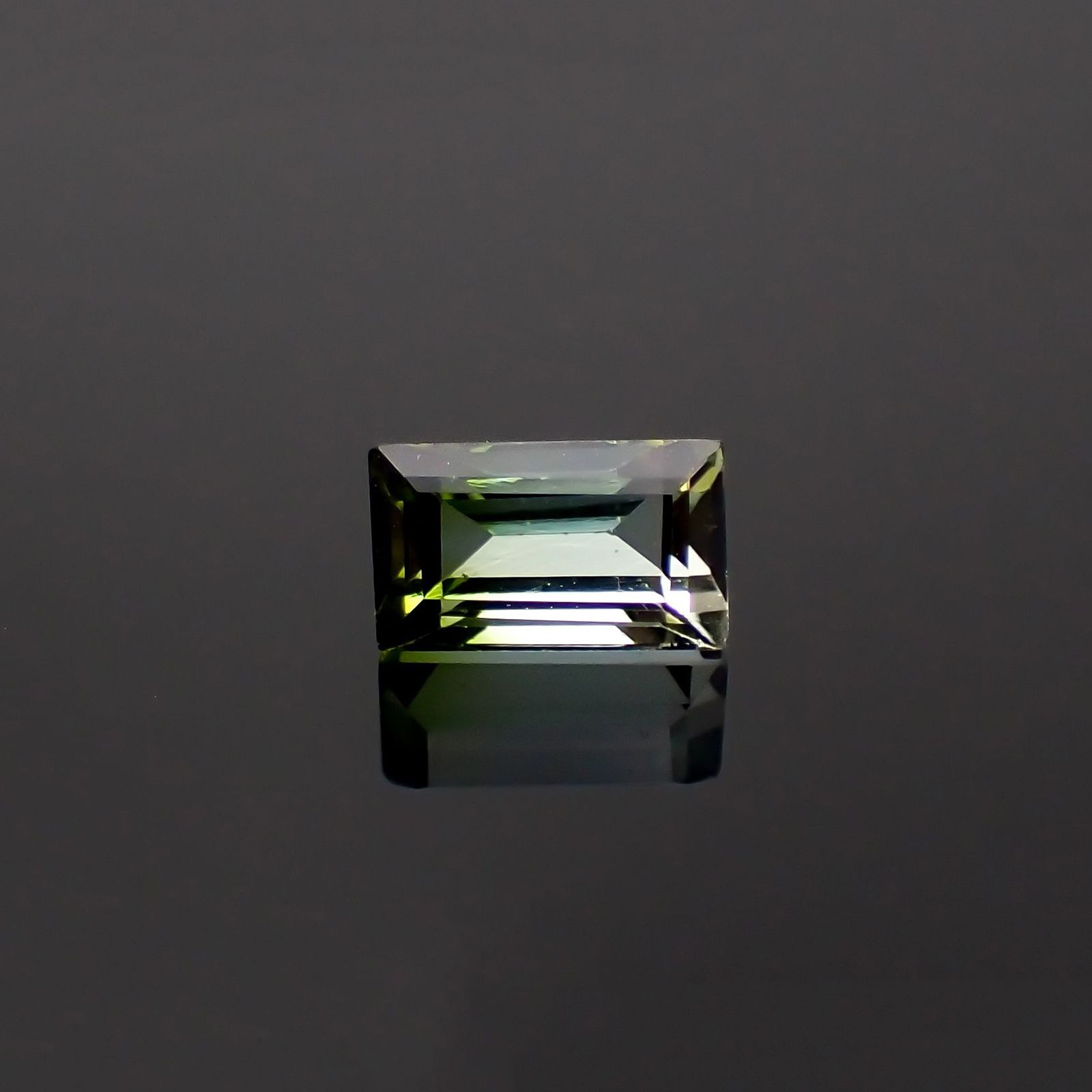 バイカラートルマリン コンゴ民主共和国産 1.39ct[230220536]7.5x4.4mm前後