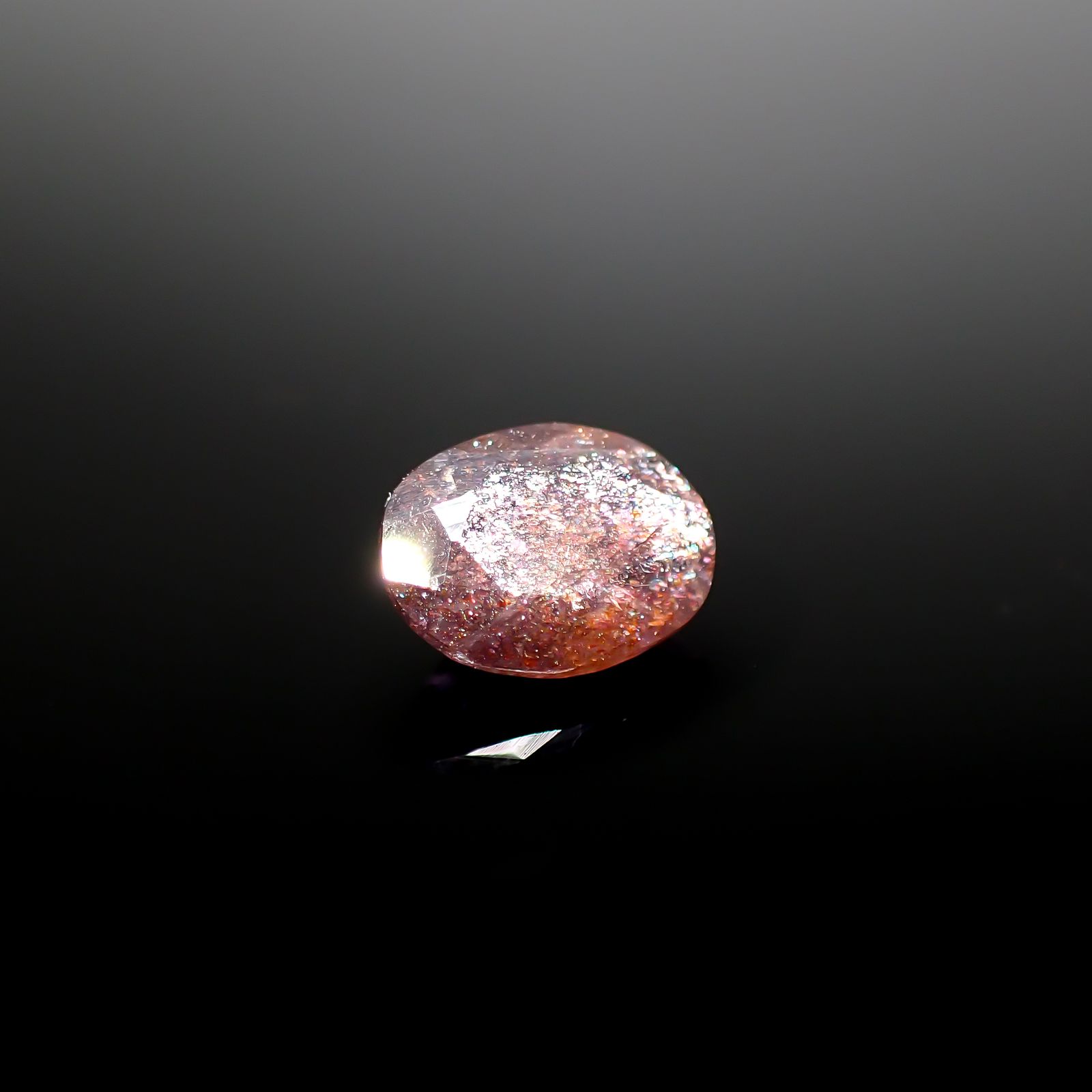 ブラッドショットアイオライト インド産 1.12ct [241129465]8.2x6.2mm前後