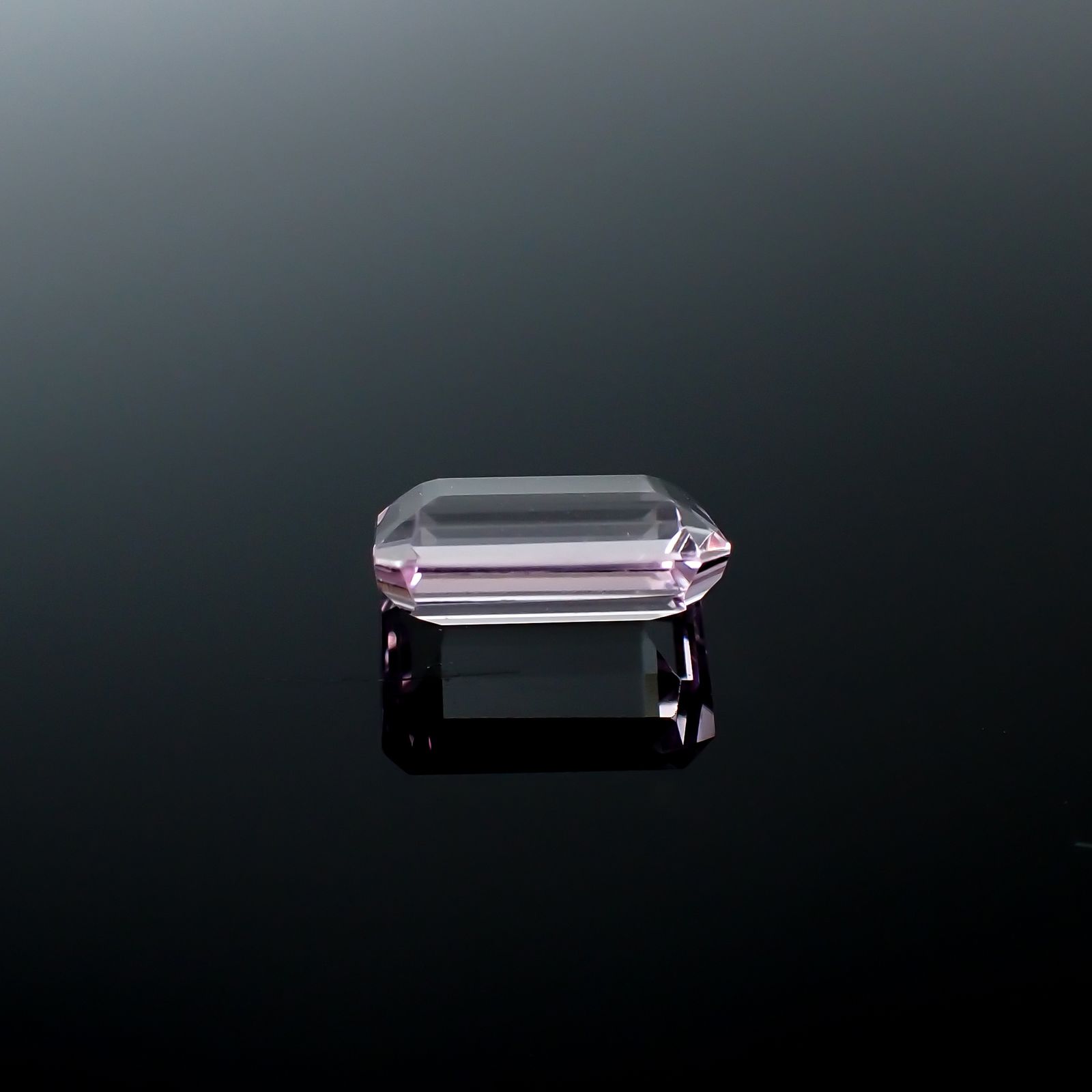 クンツァイト アフガニスタン産 3.93ct[231224714]11.1x7.9mm前後