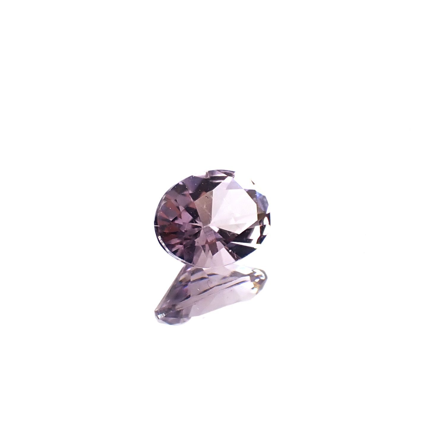 マリアライト(宝石名スキャポライト)スリランカ産 0.35ct 識別済[250330053]5.6x4.2mm前後
